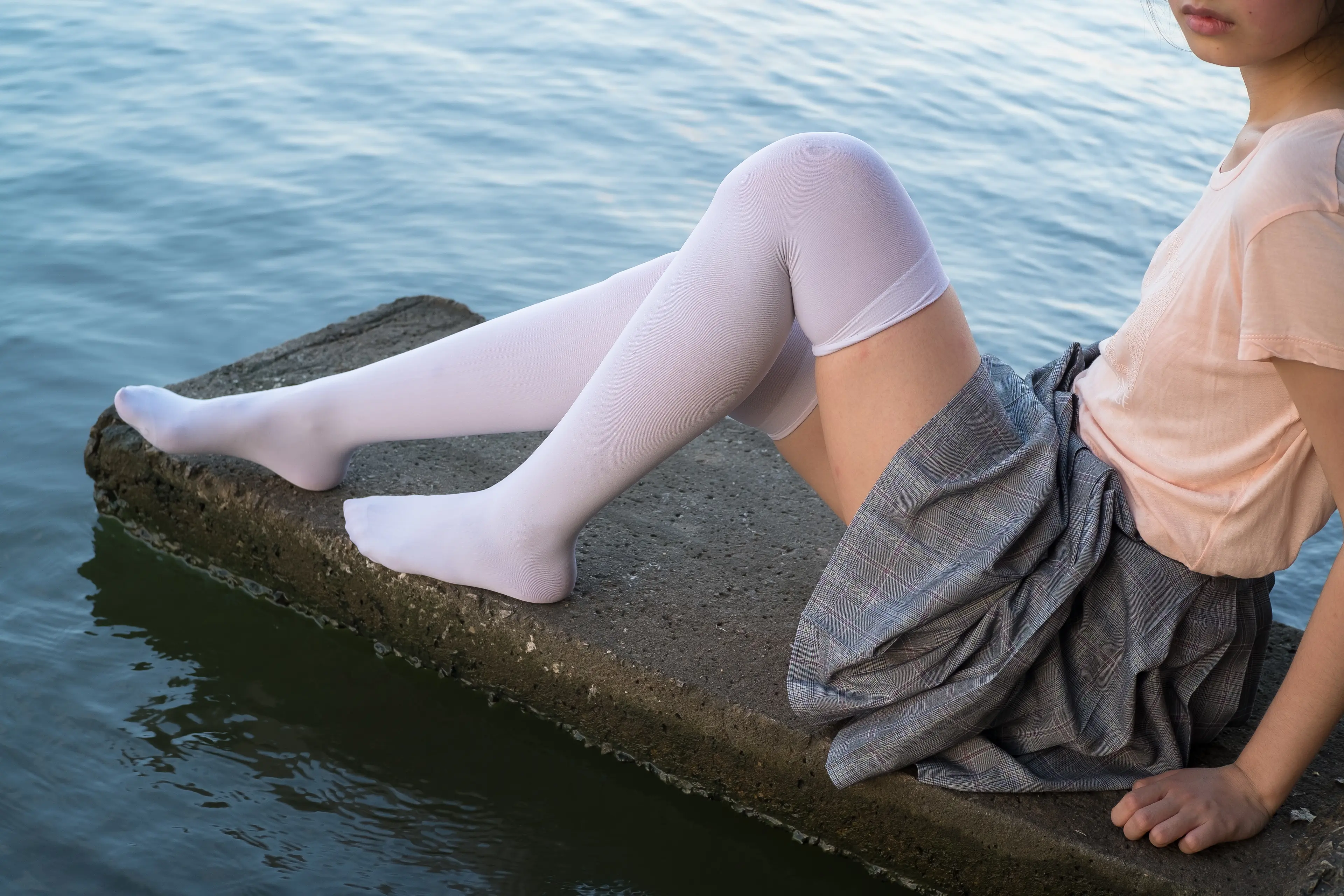 森萝财团 R15 湖边戏水白丝 [113P]