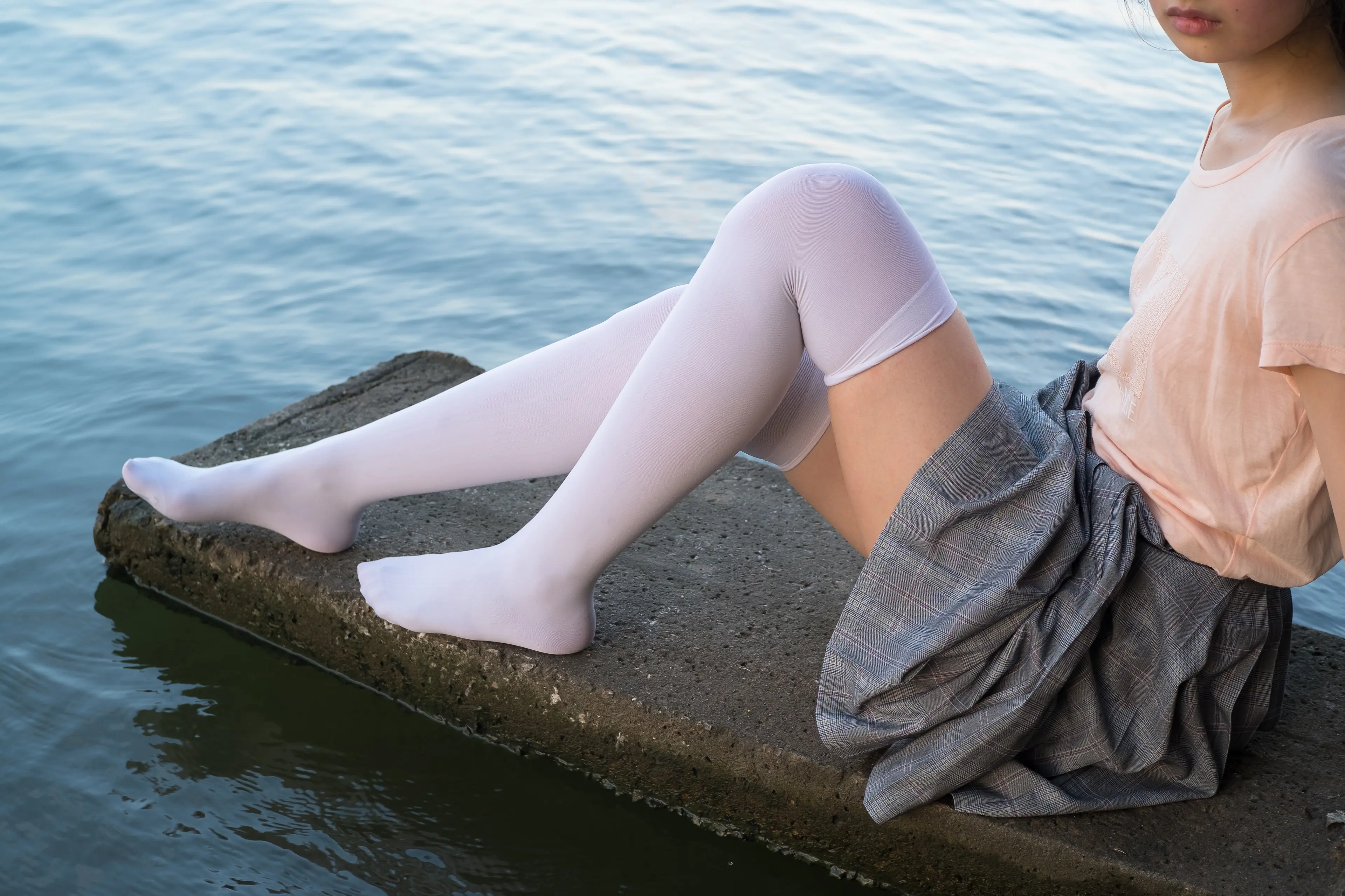 森萝财团 R15 湖边戏水白丝 [113P]