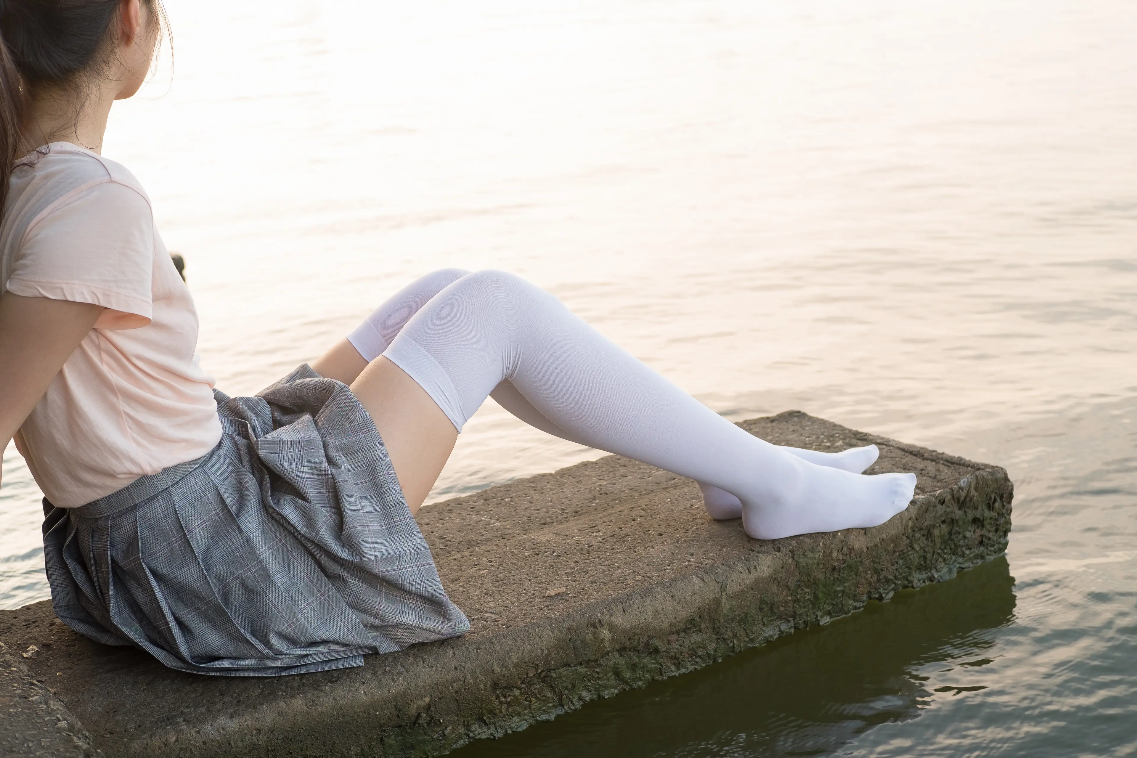 森萝财团 R15 湖边戏水白丝 [113P]