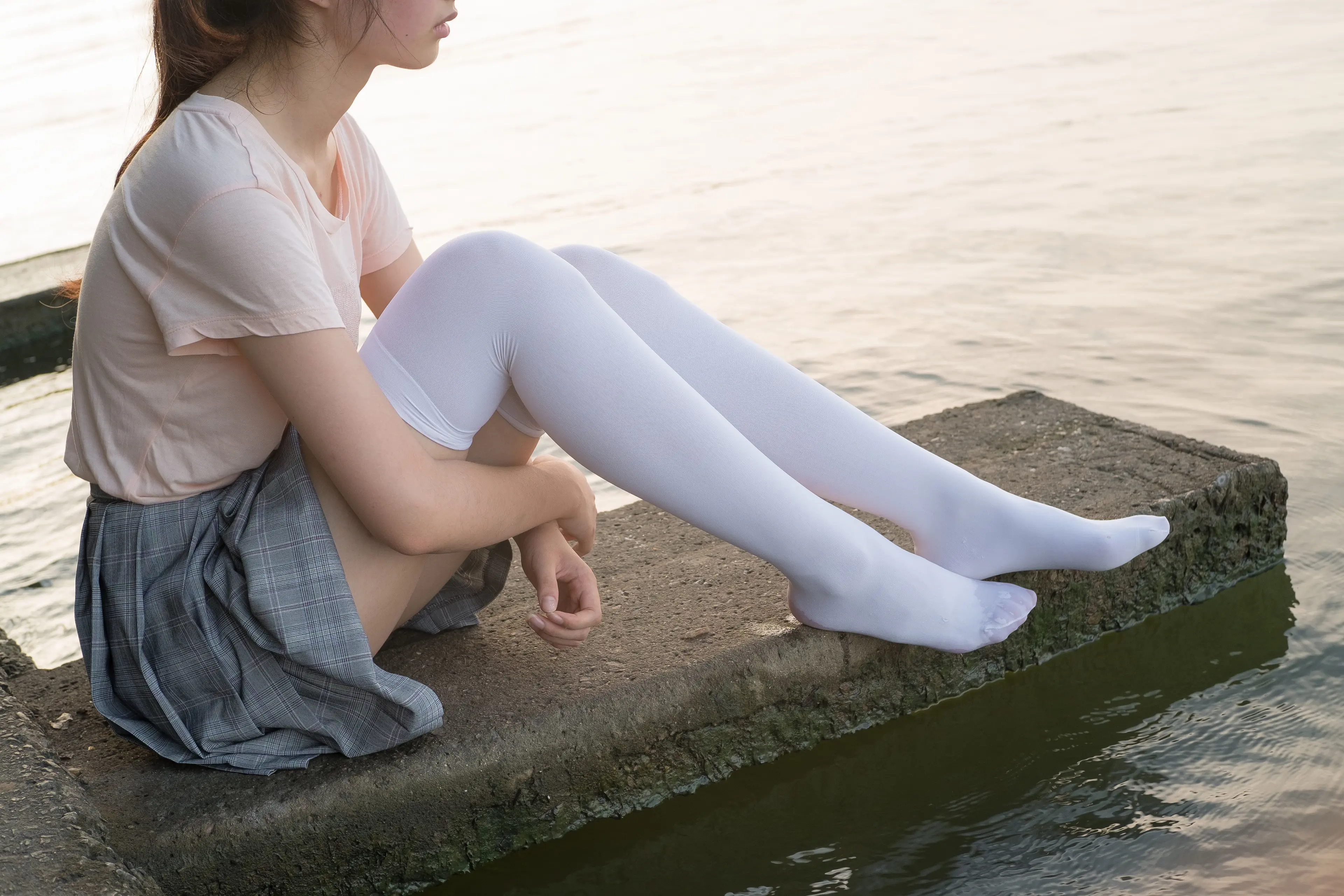 森萝财团 R15 湖边戏水白丝 [113P]