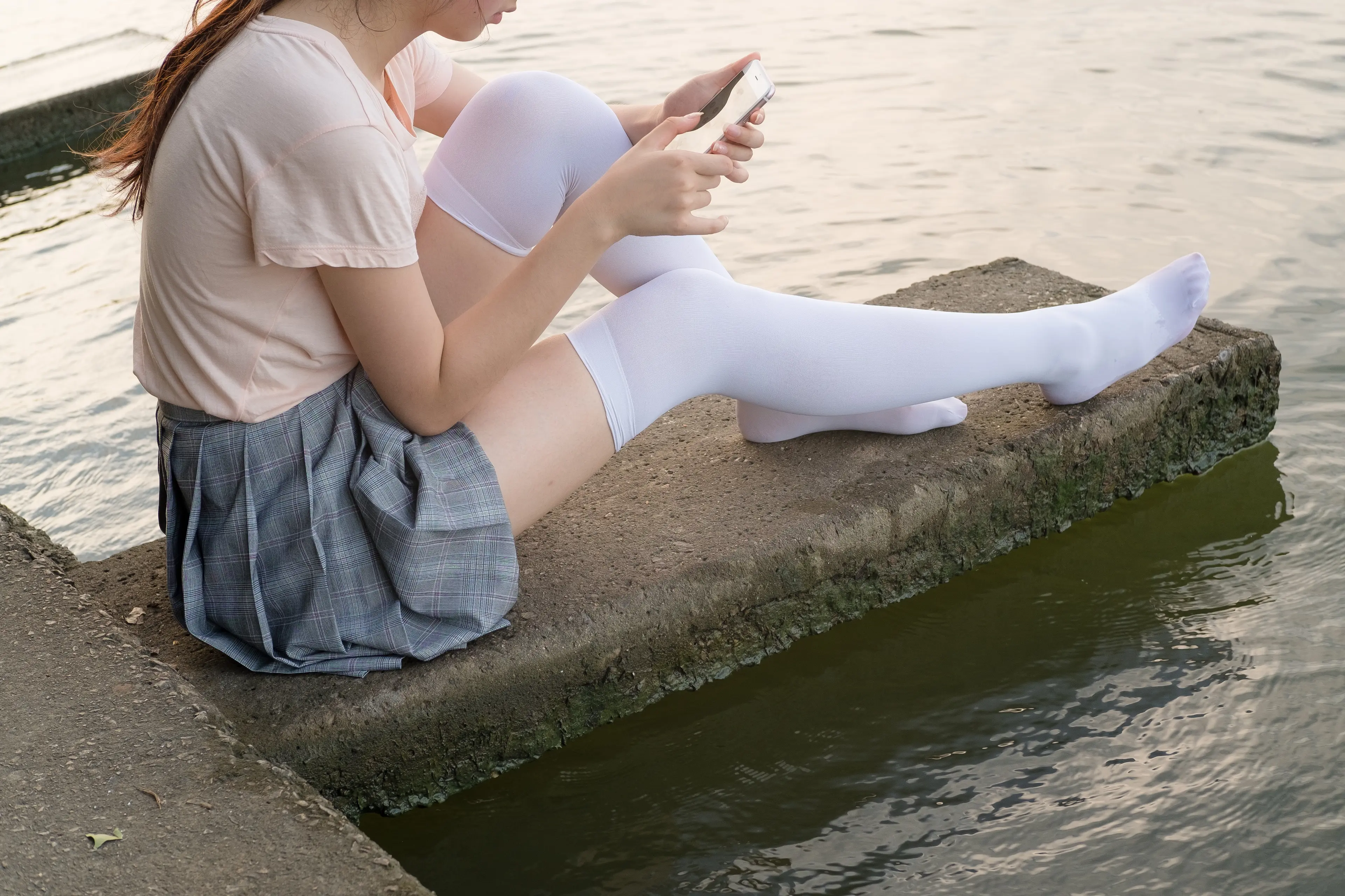 森萝财团 R15 湖边戏水白丝 [113P]