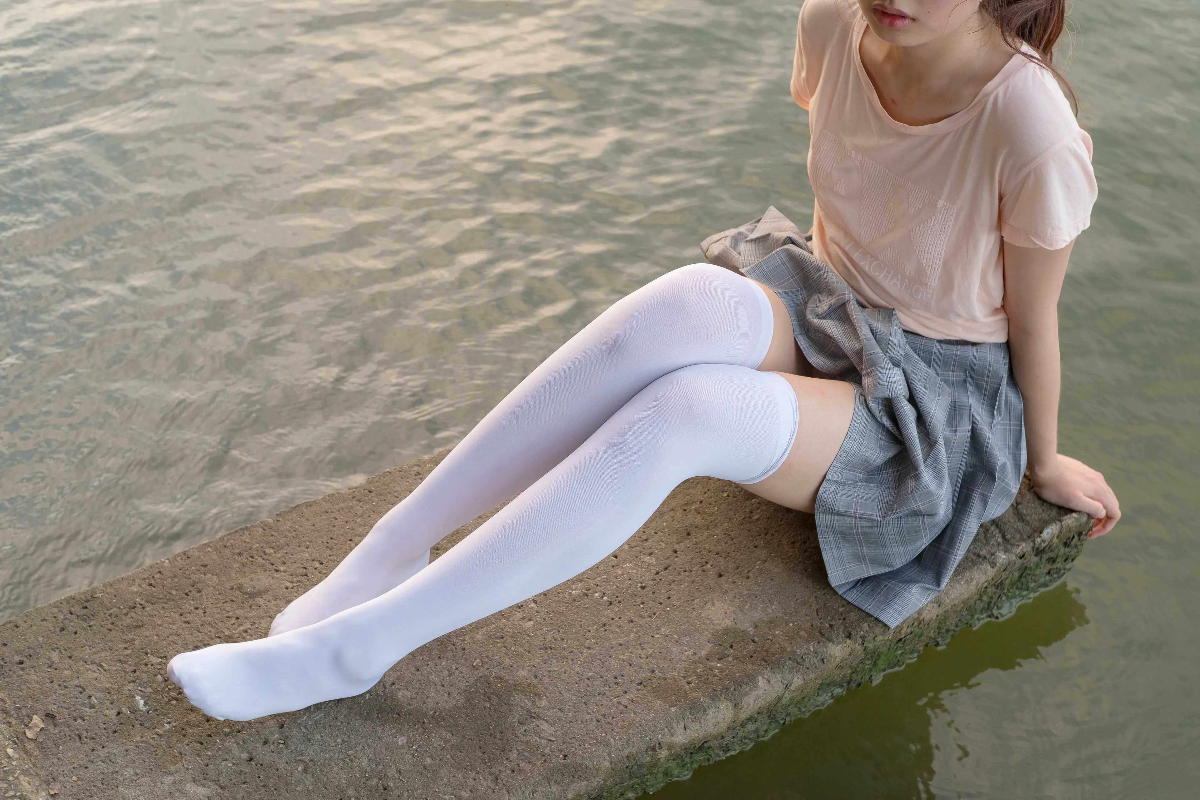 森萝财团 R15 湖边戏水白丝 [113P]