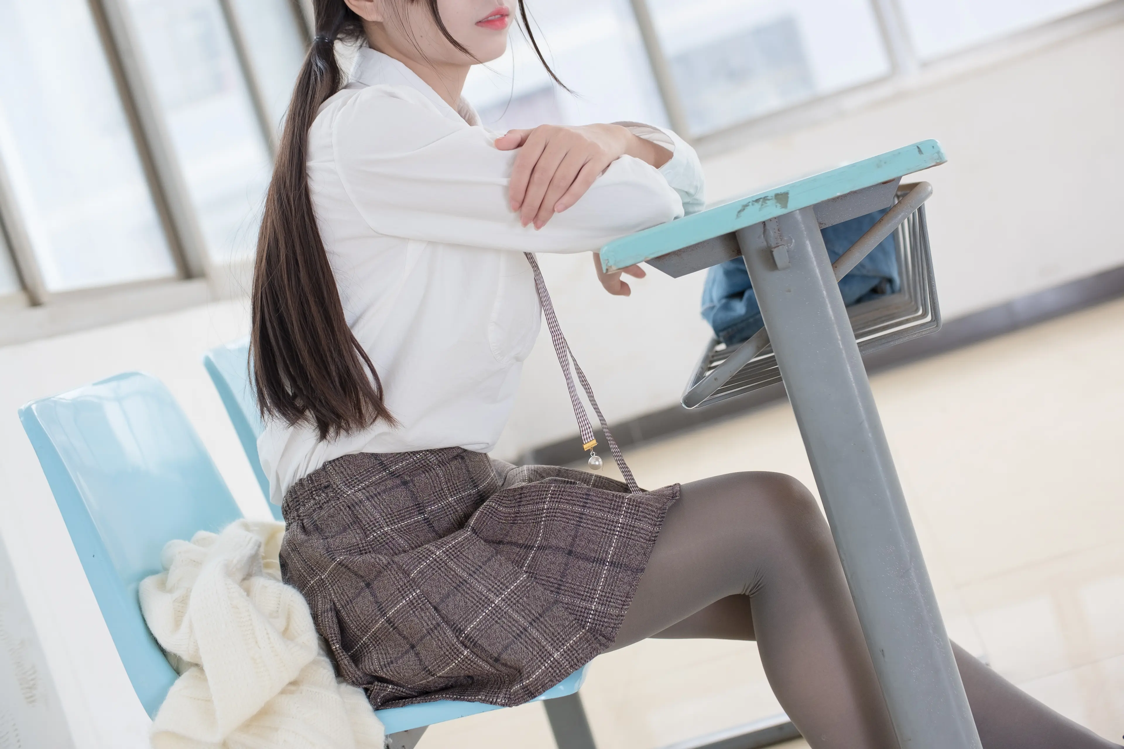 森萝财团 R15 灰丝学妹 [96P]