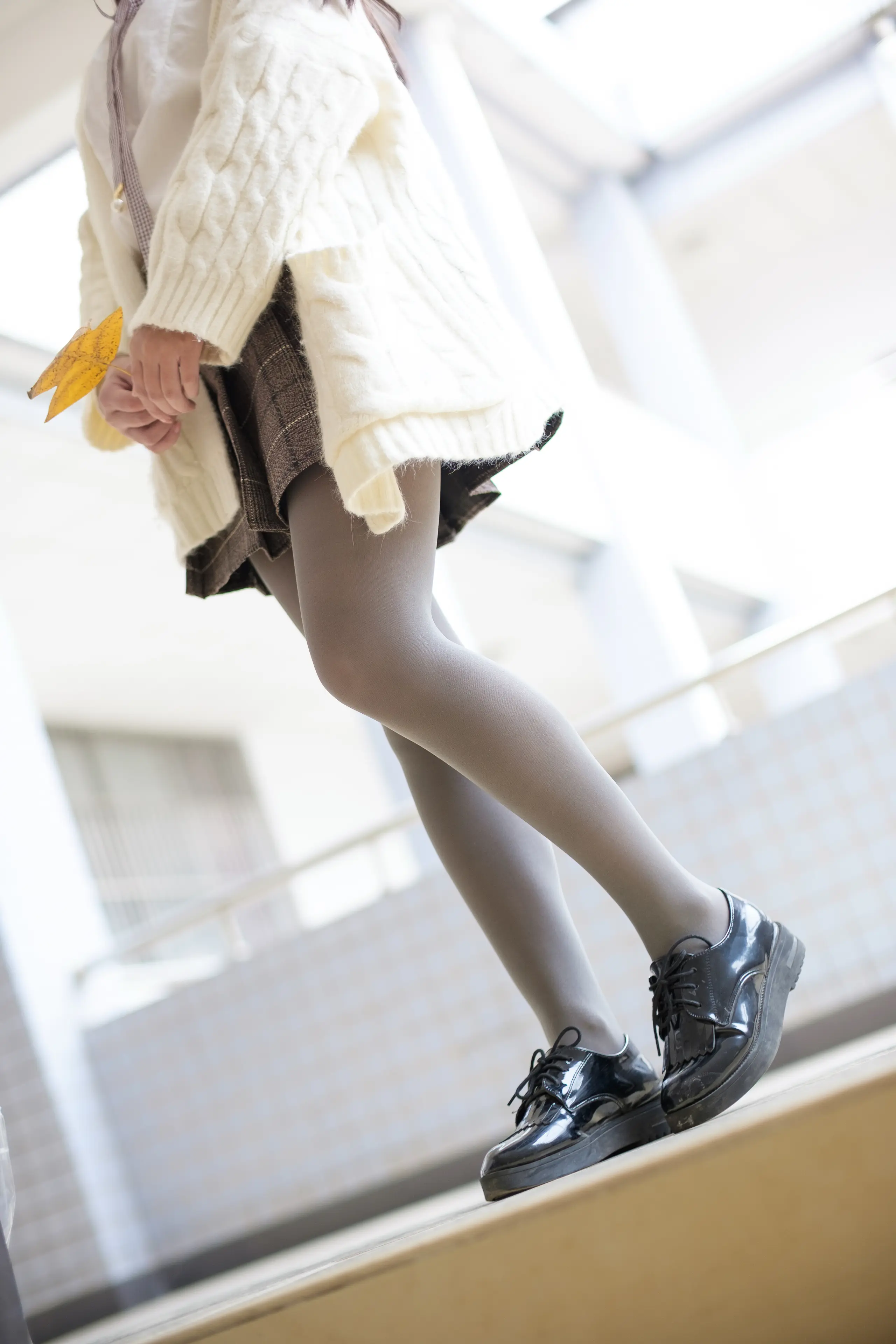 森萝财团 R15 灰丝学妹 [96P]