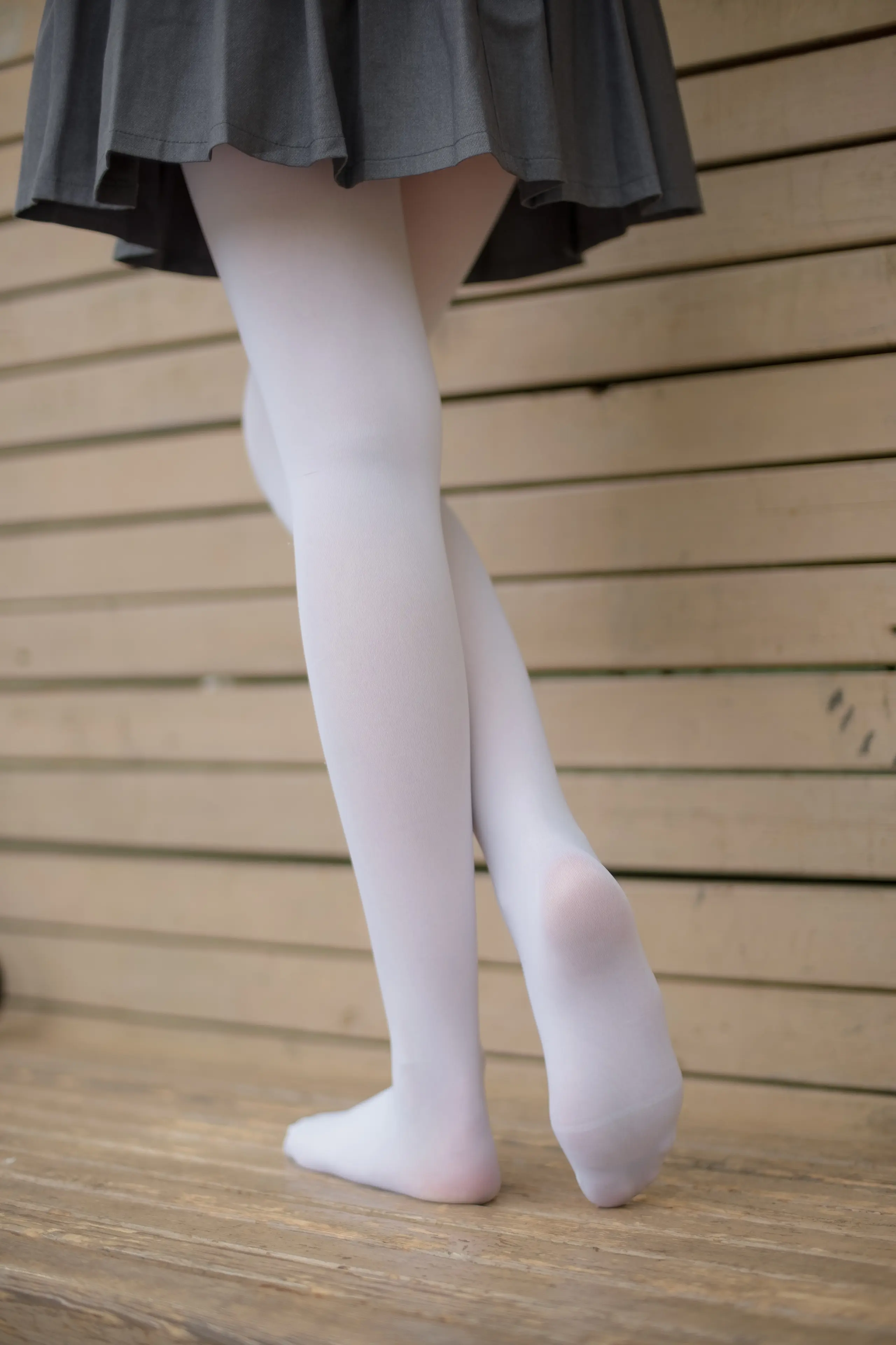 森萝财团 R15 白丝妹妹游园 [99P]