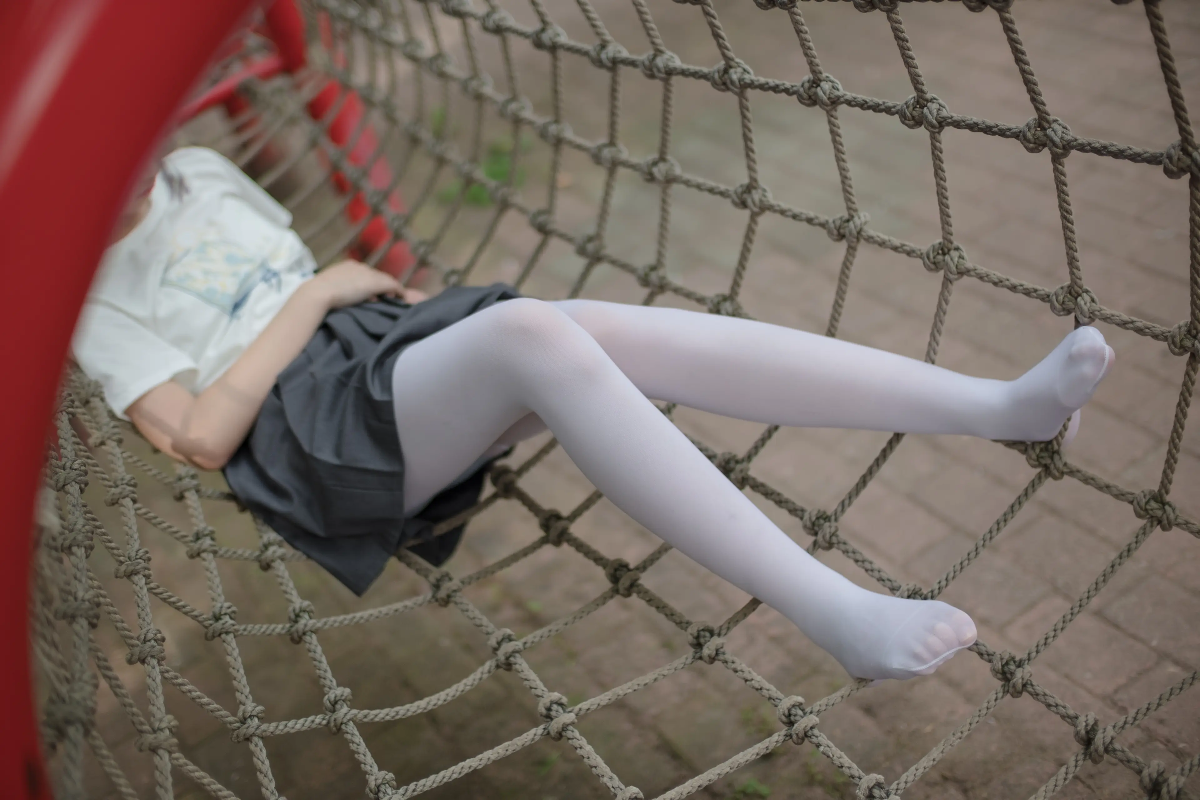 森萝财团 R15 白丝妹妹游园 [99P]