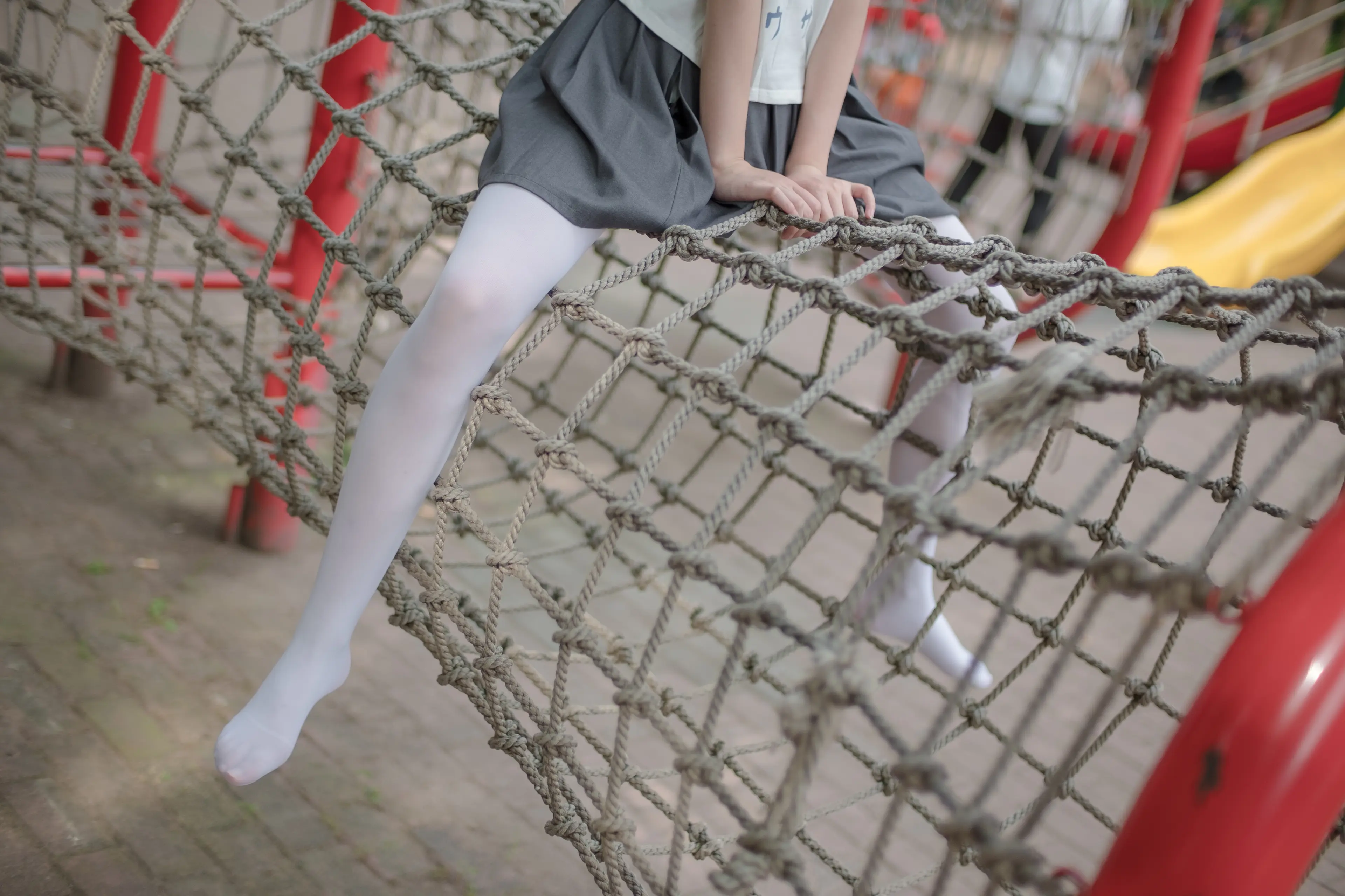 森萝财团 R15 白丝妹妹游园 [99P]