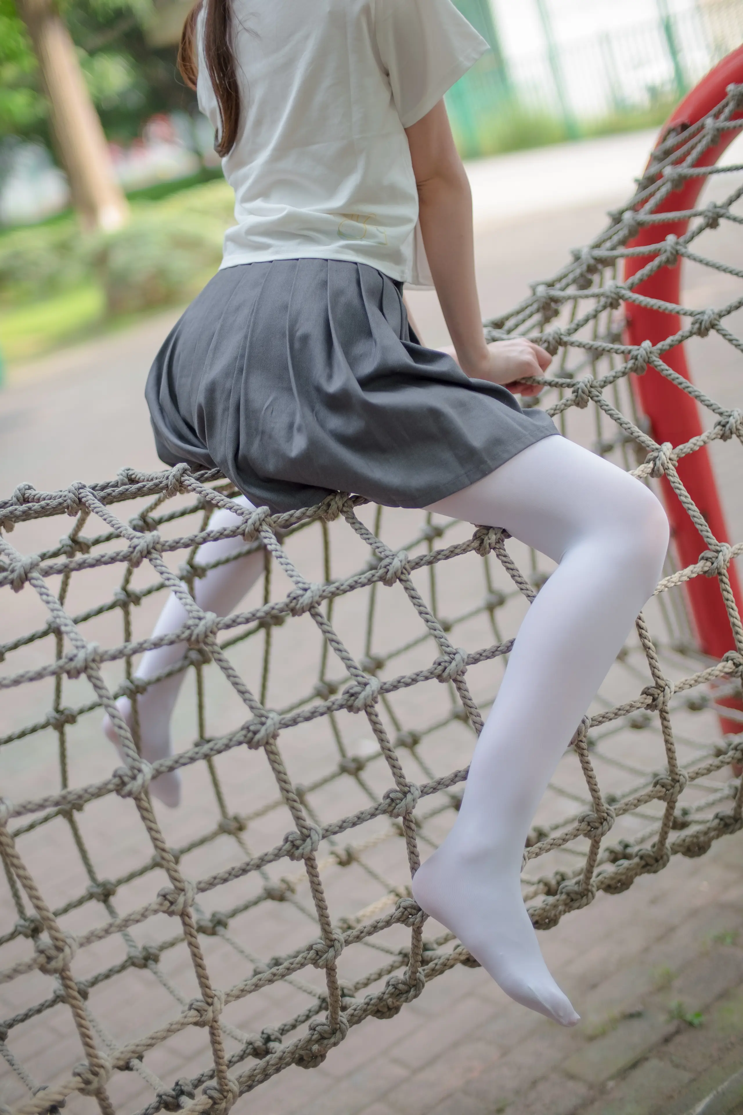 森萝财团 R15 白丝妹妹游园 [99P]