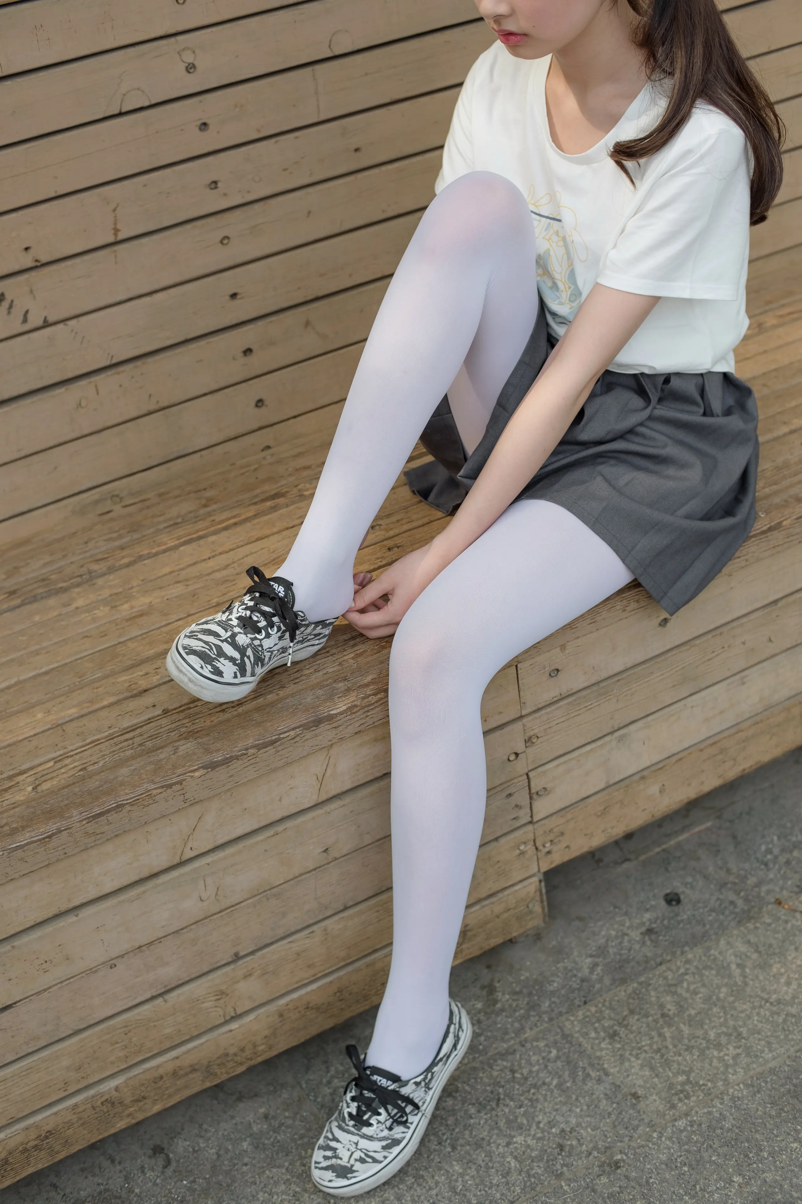 森萝财团 R15 白丝妹妹游园 [99P]