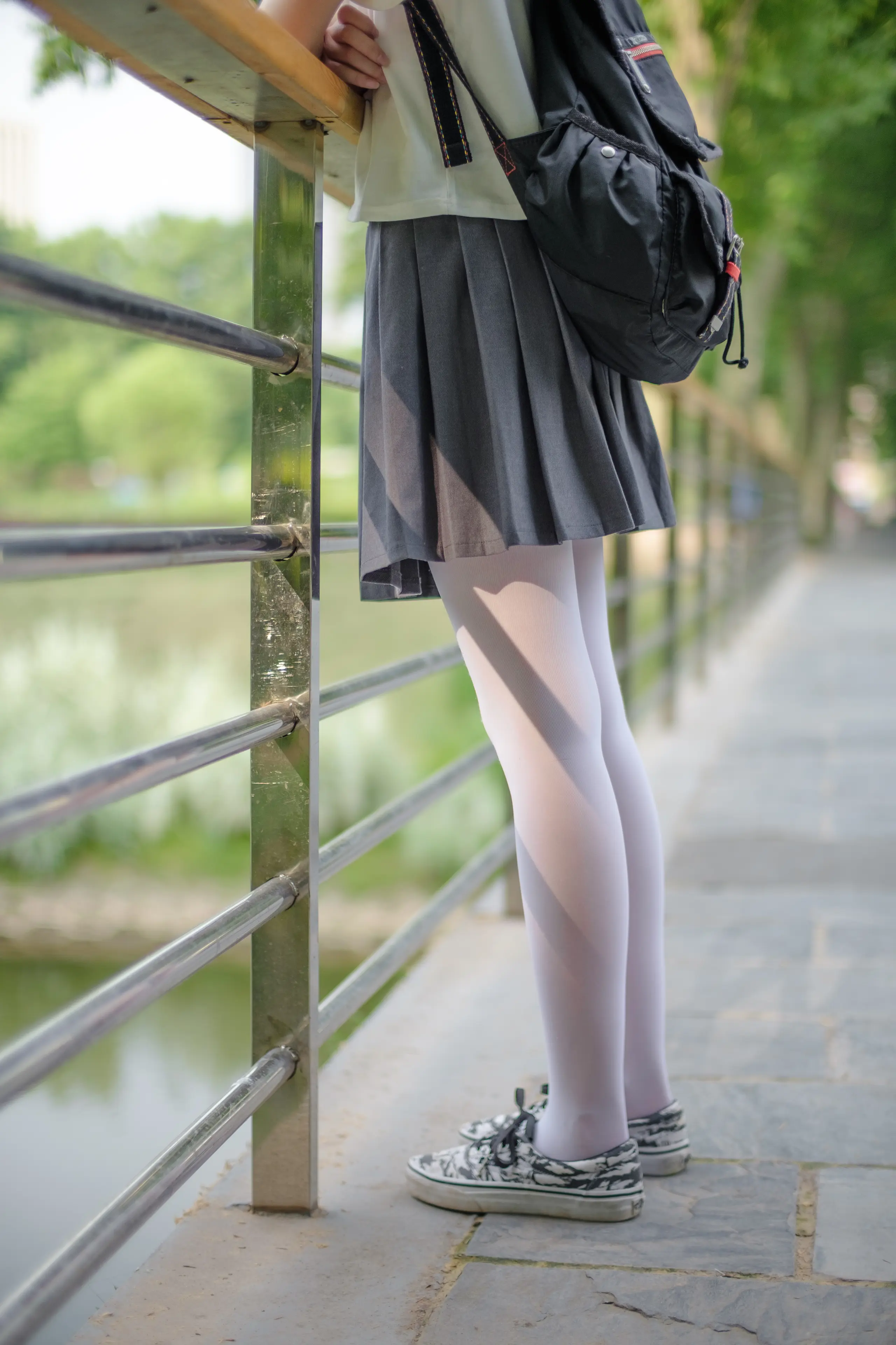 森萝财团 R15 白丝妹妹游园 [99P]