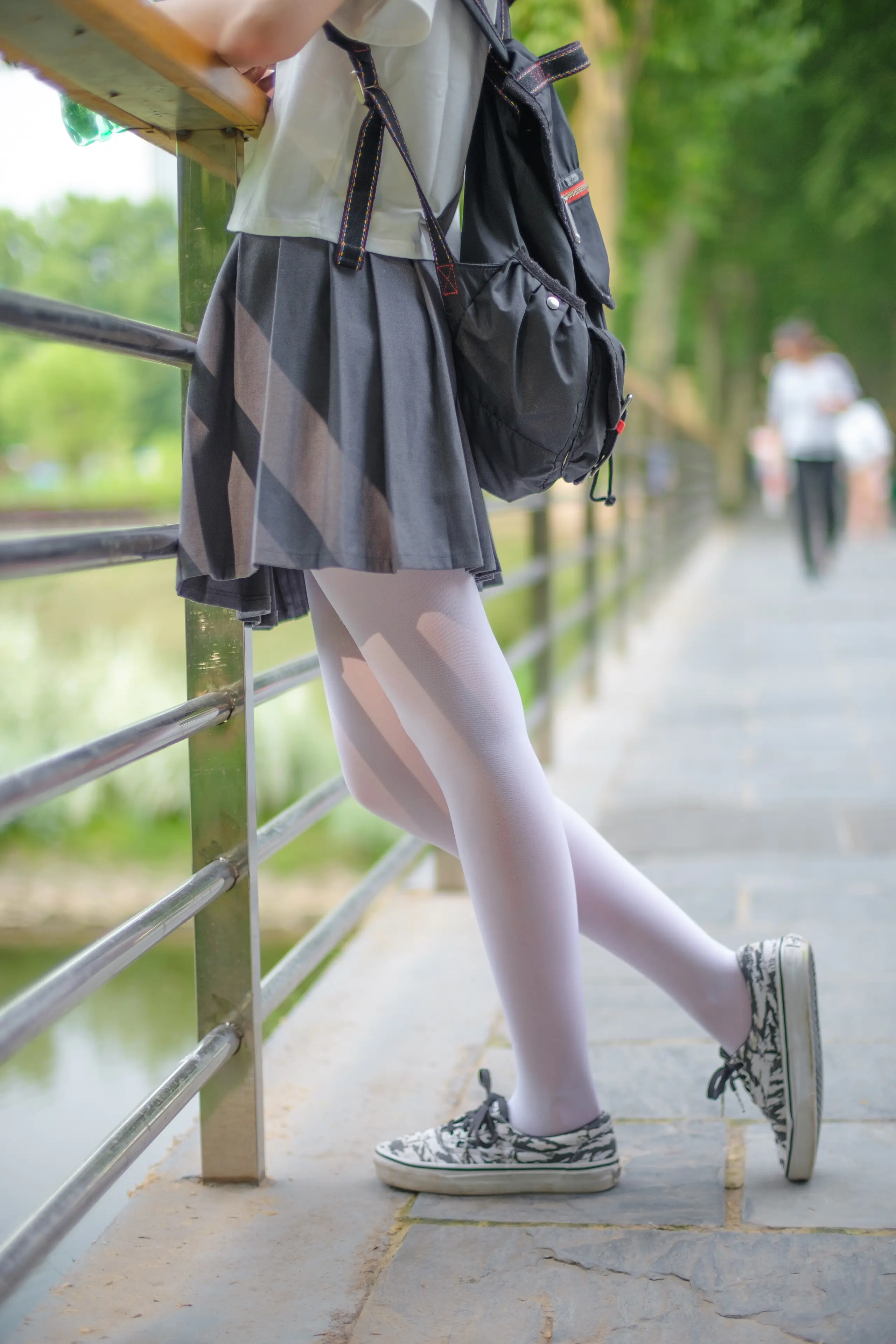 森萝财团 R15 白丝妹妹游园 [99P]