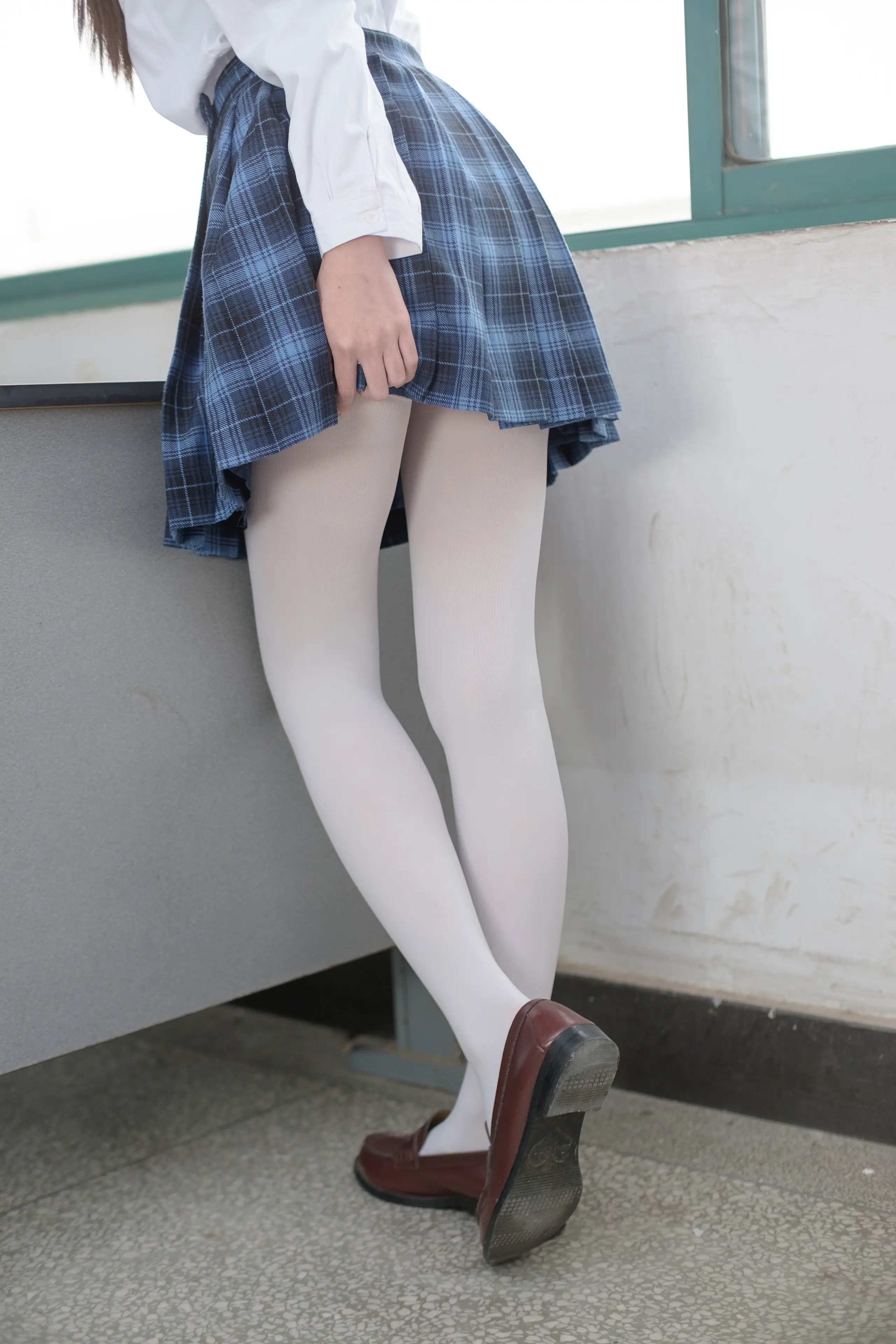 森萝财团 R15 白丝学妹 [94P]