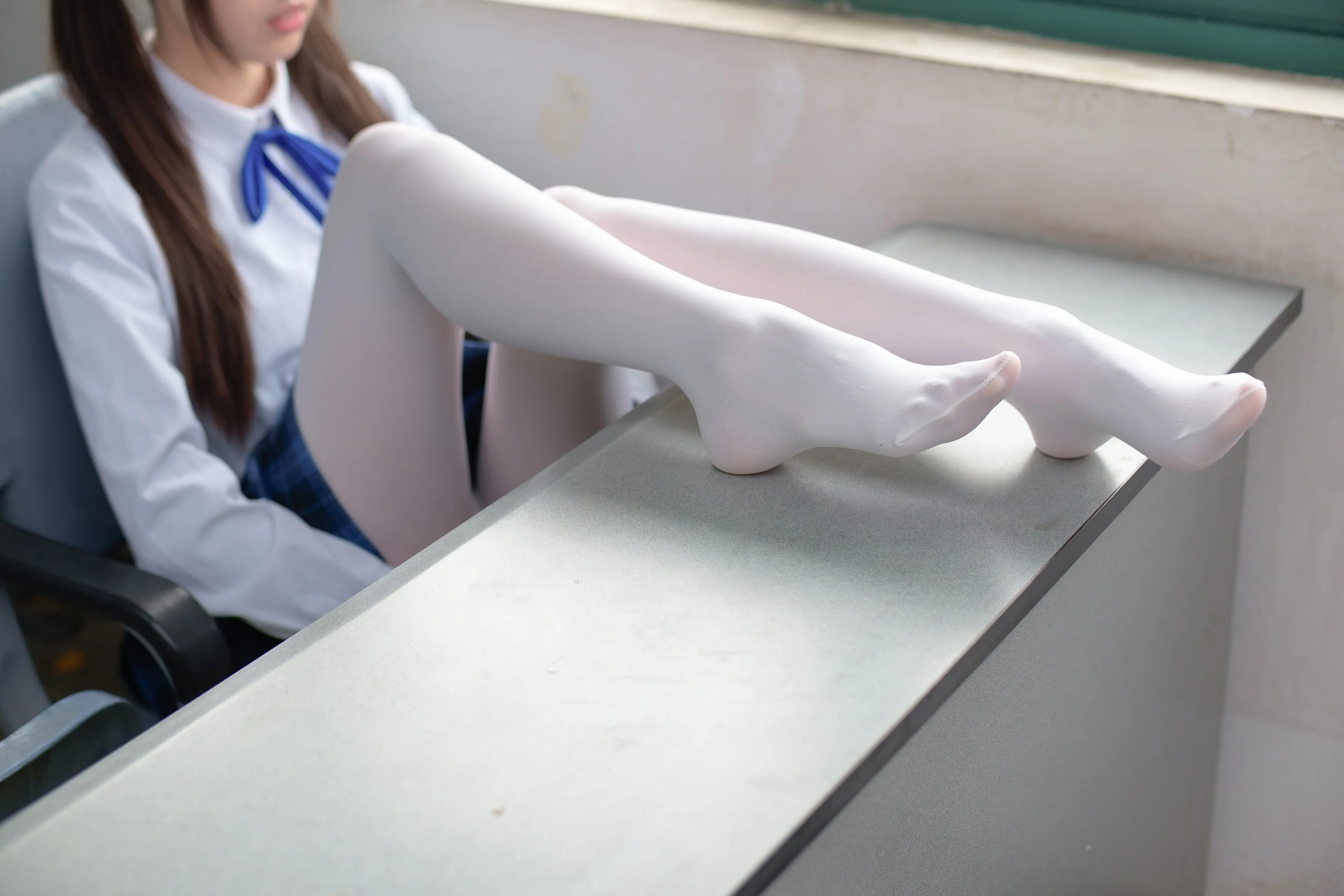 森萝财团 R15 白丝学妹 [94P]