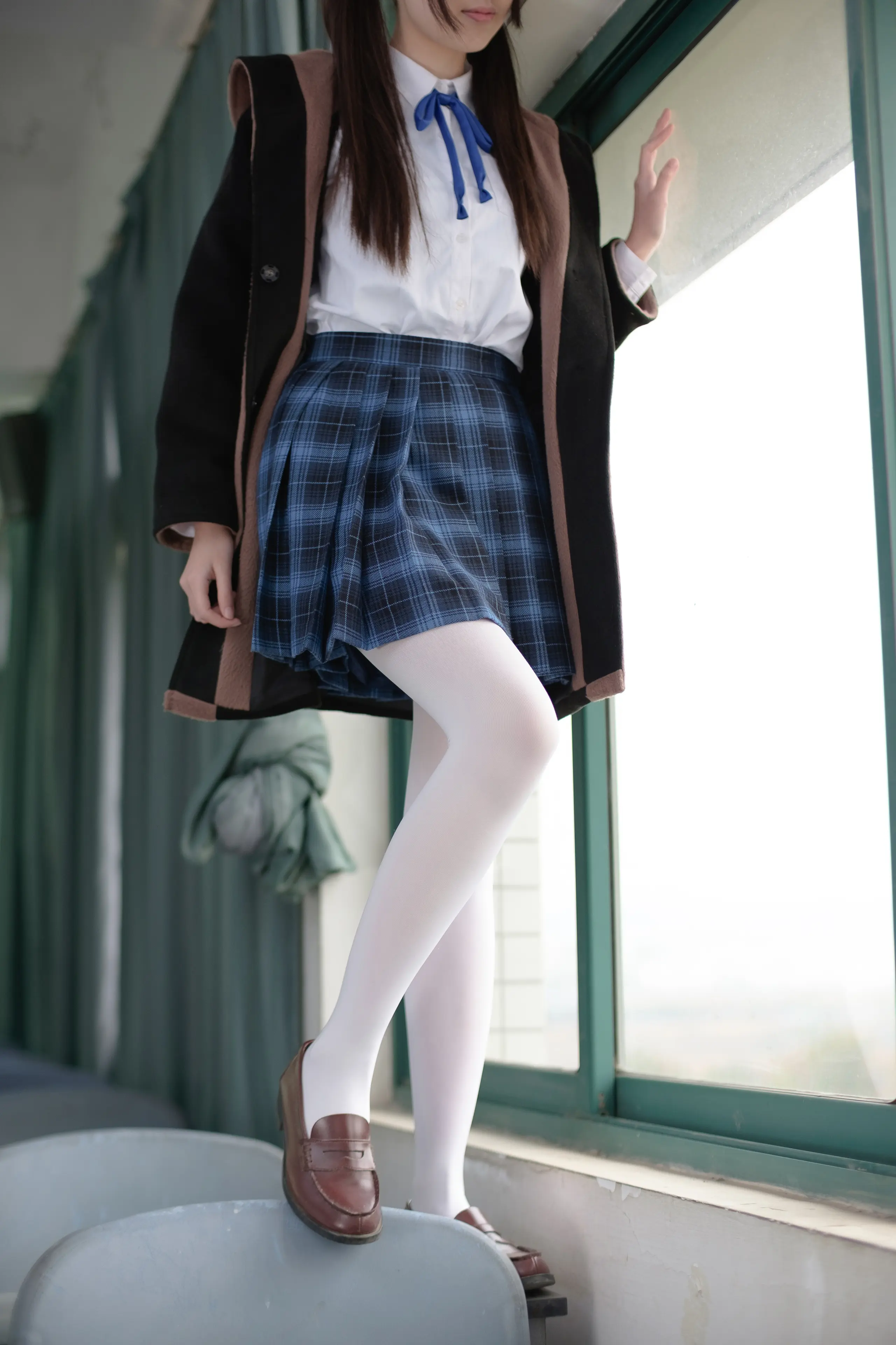 森萝财团 R15 白丝学妹 [94P]