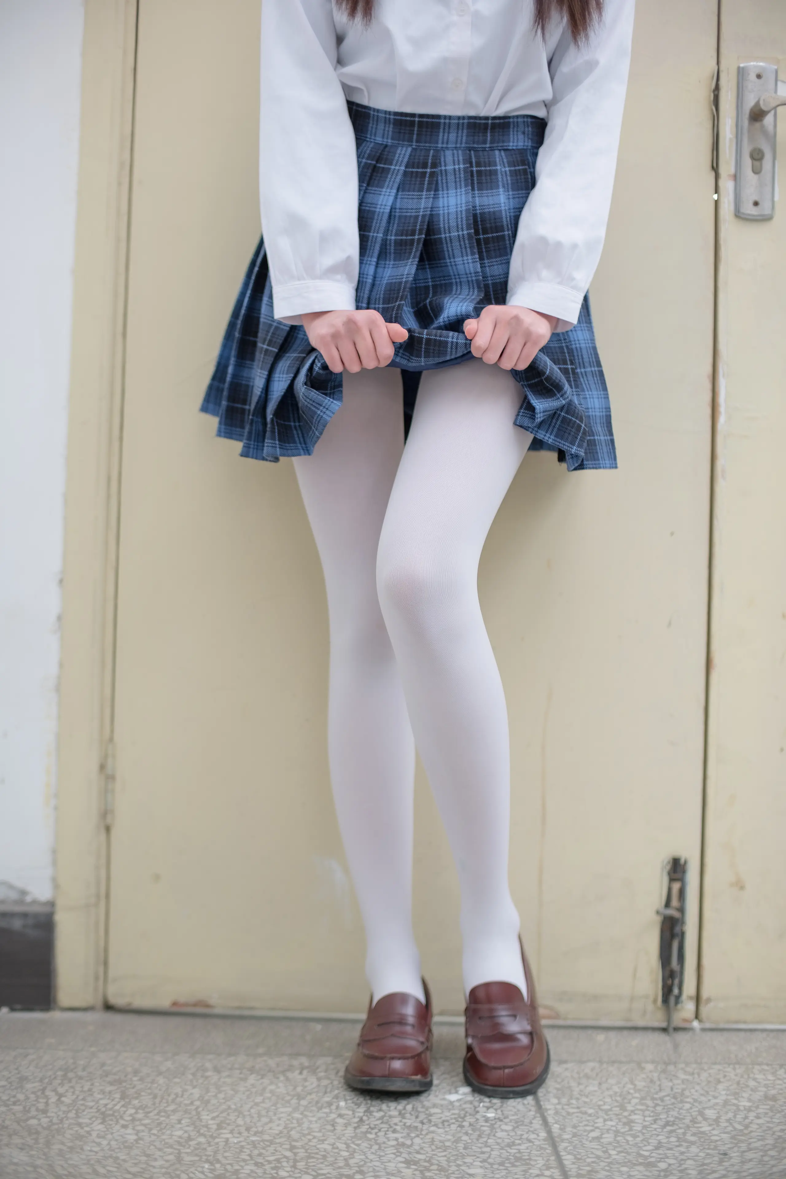 森萝财团 R15 白丝学妹 [94P]