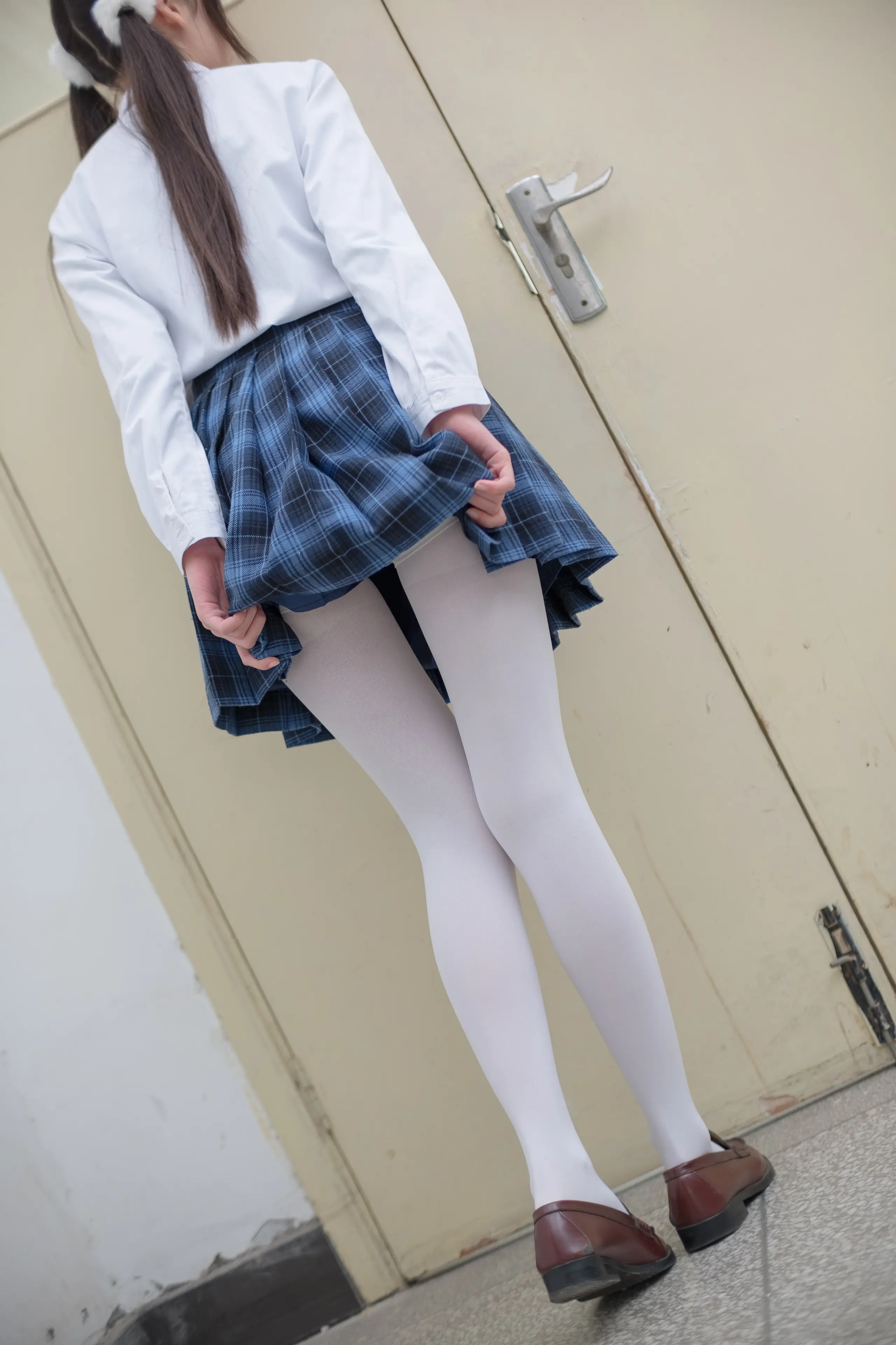 森萝财团 R15 白丝学妹 [94P]