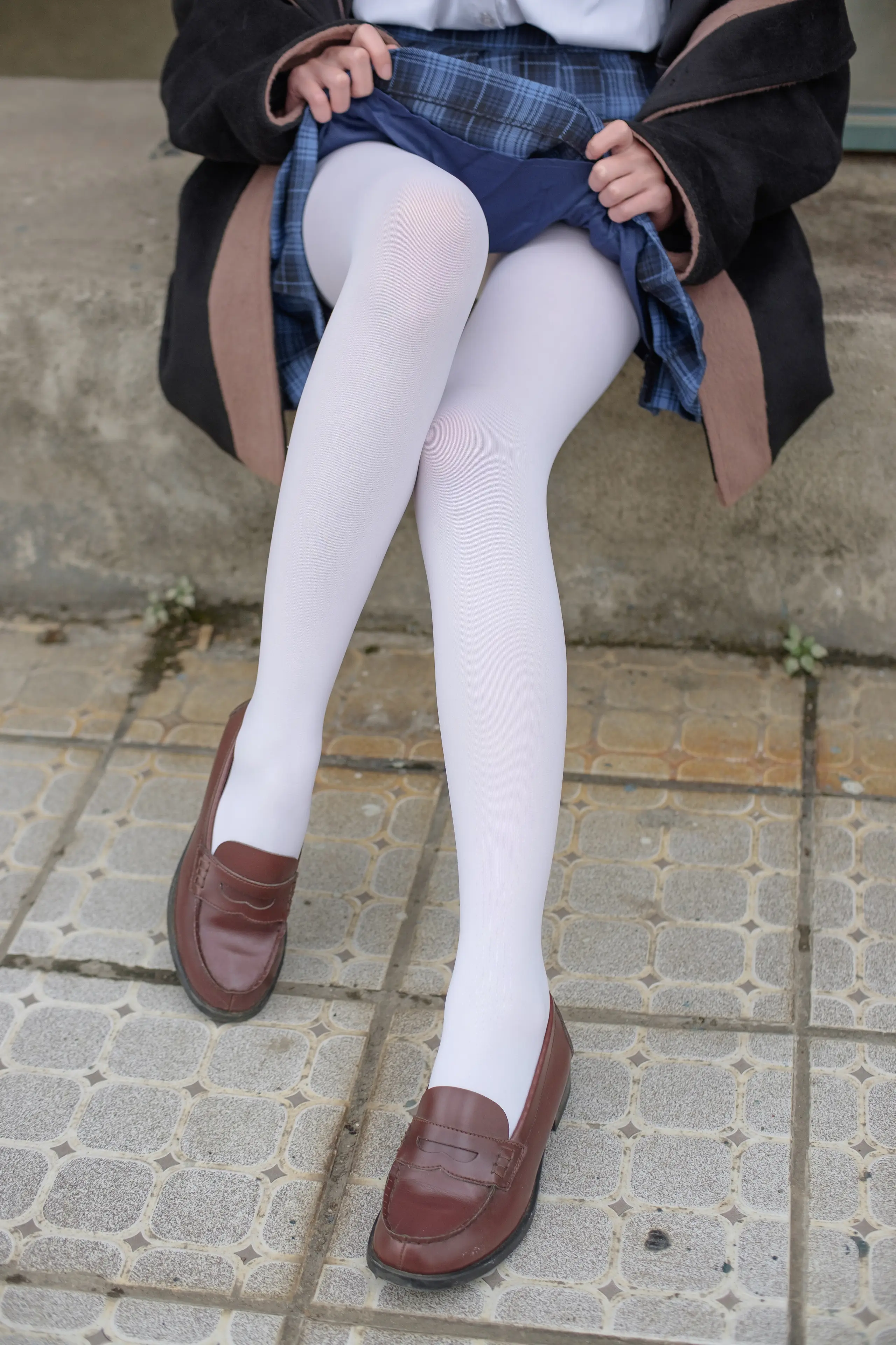 森萝财团 R15 白丝学妹 [94P]