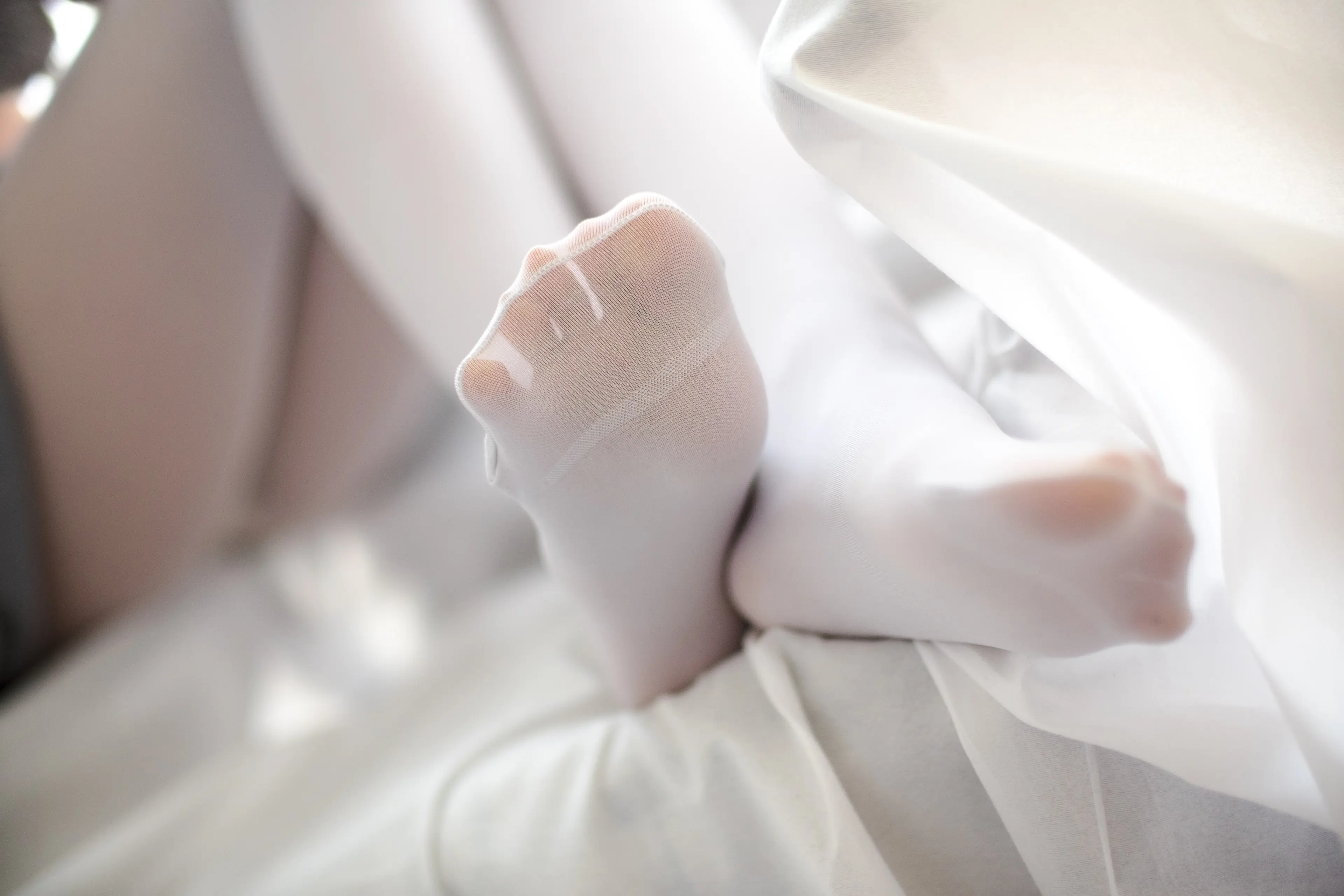 森萝财团 R15 白丝学妹休憩空间 [109P]