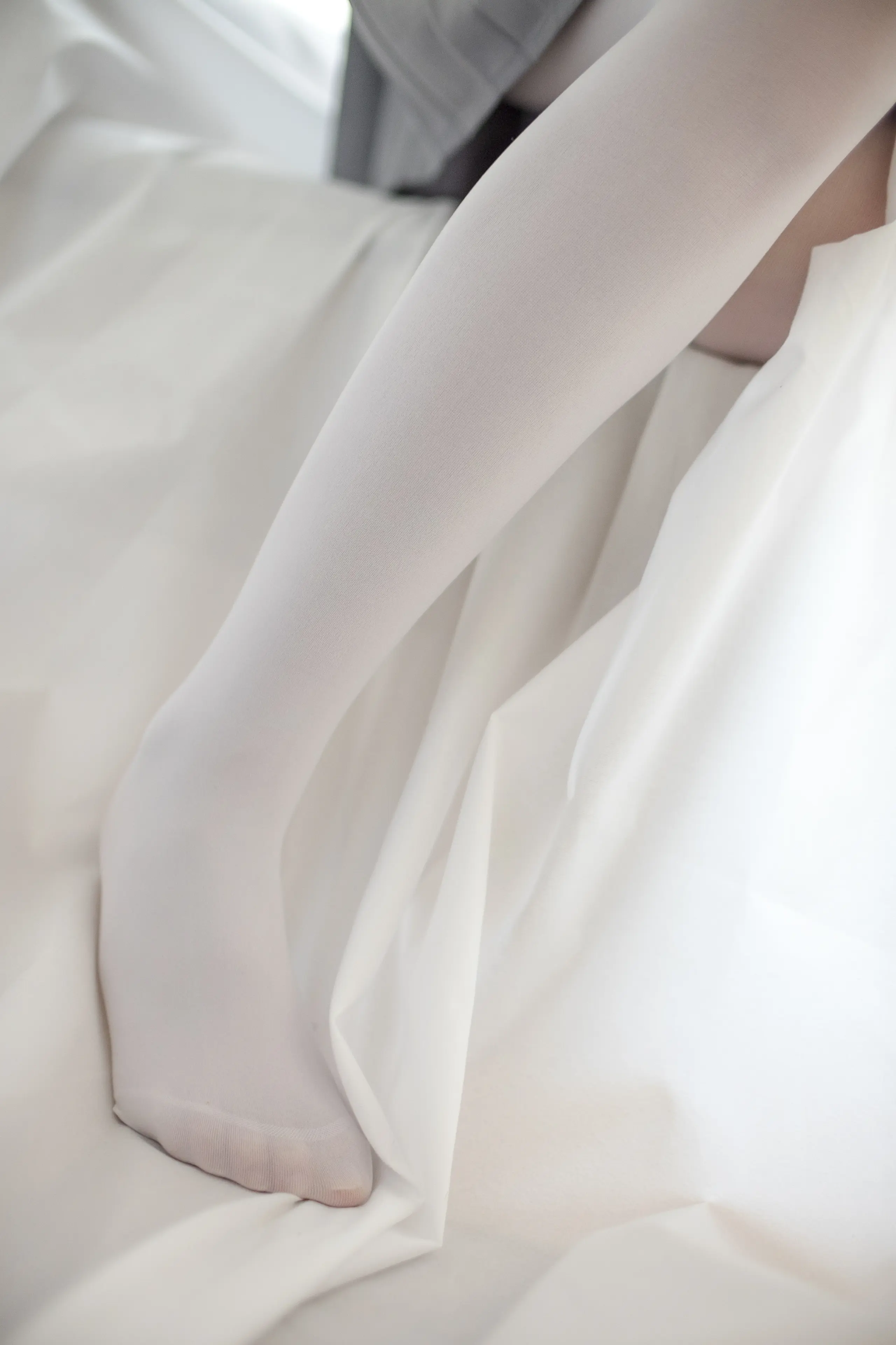 森萝财团 R15 白丝学妹休憩空间 [109P]