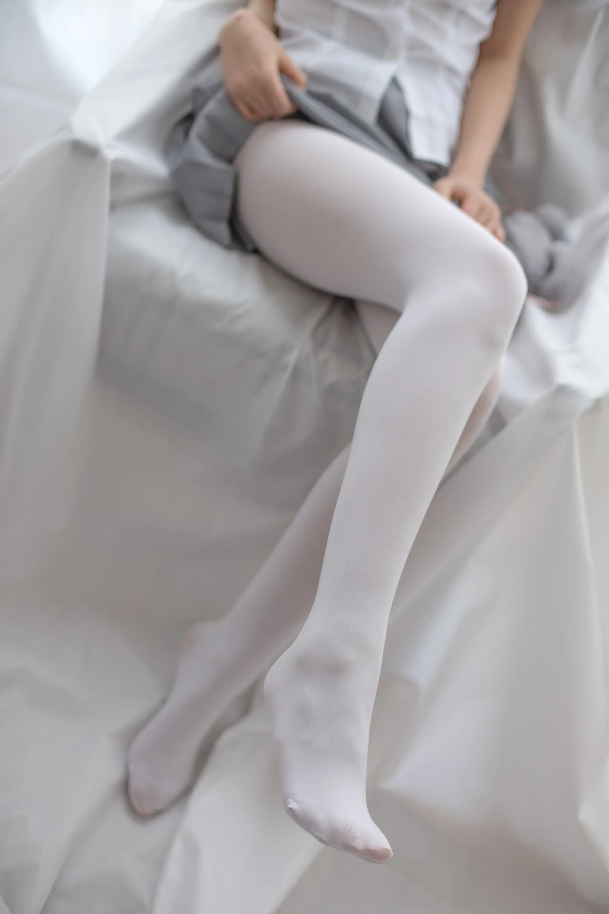 森萝财团 R15 白丝学妹休憩空间 [109P]