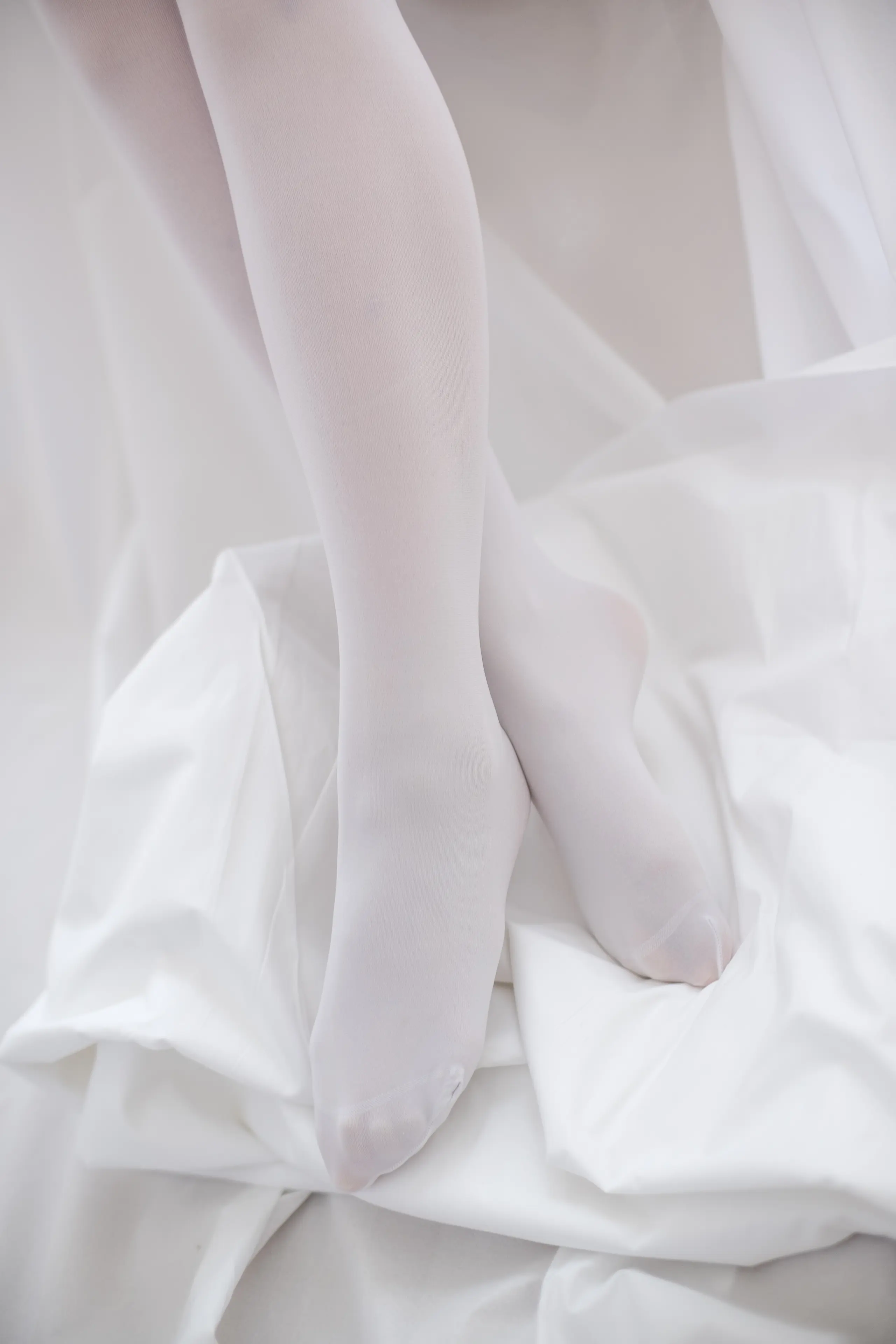 森萝财团 R15 白丝学妹休憩空间 [109P]