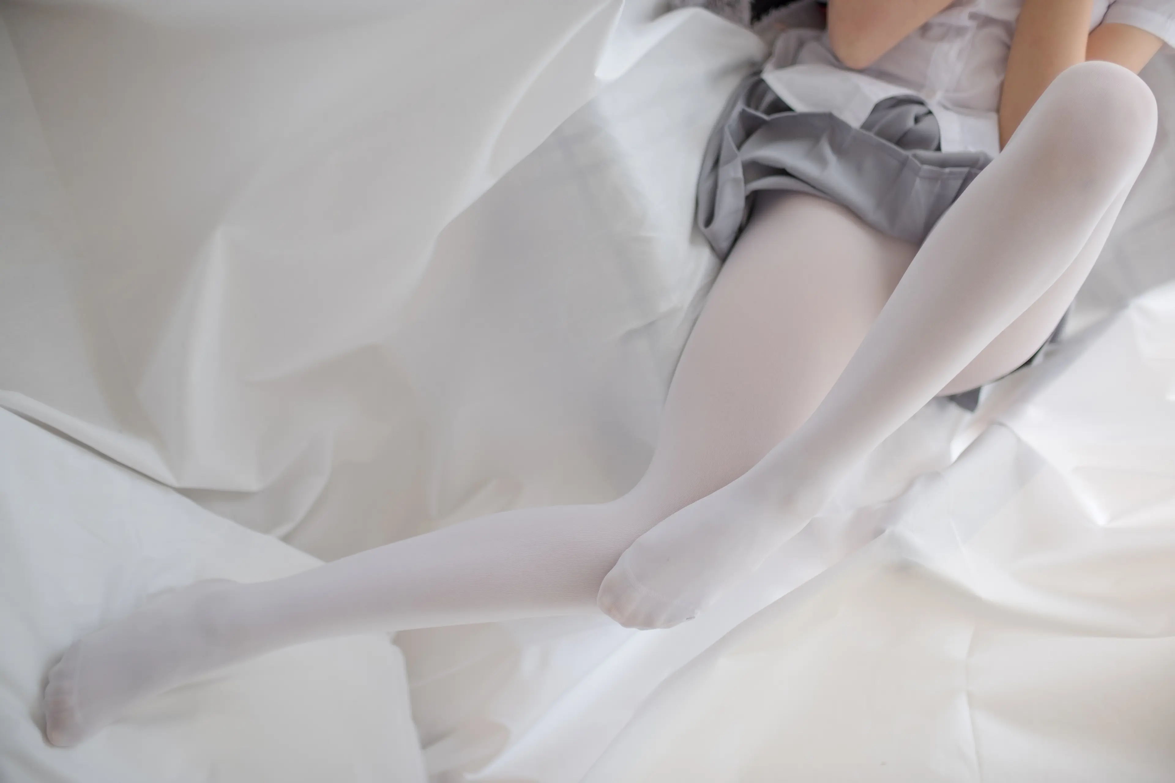 森萝财团 R15 白丝学妹休憩空间 [109P]