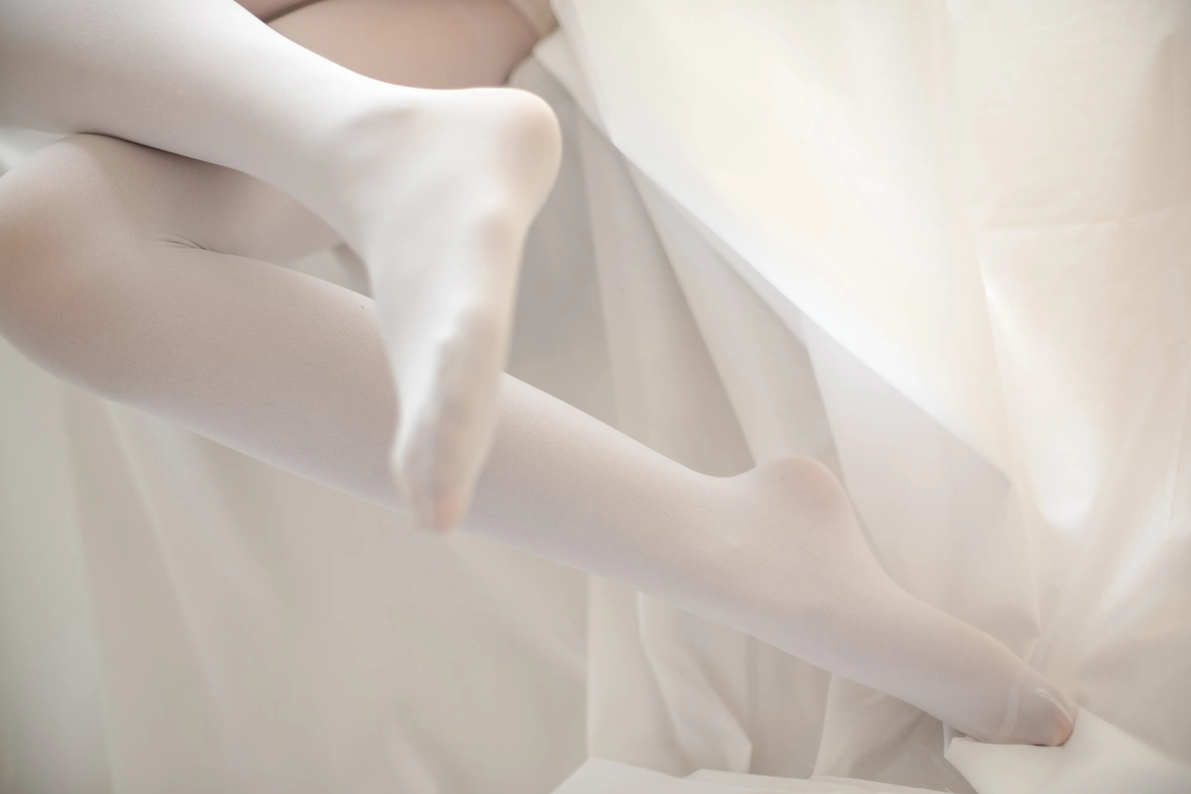 森萝财团 R15 白丝学妹休憩空间 [109P]