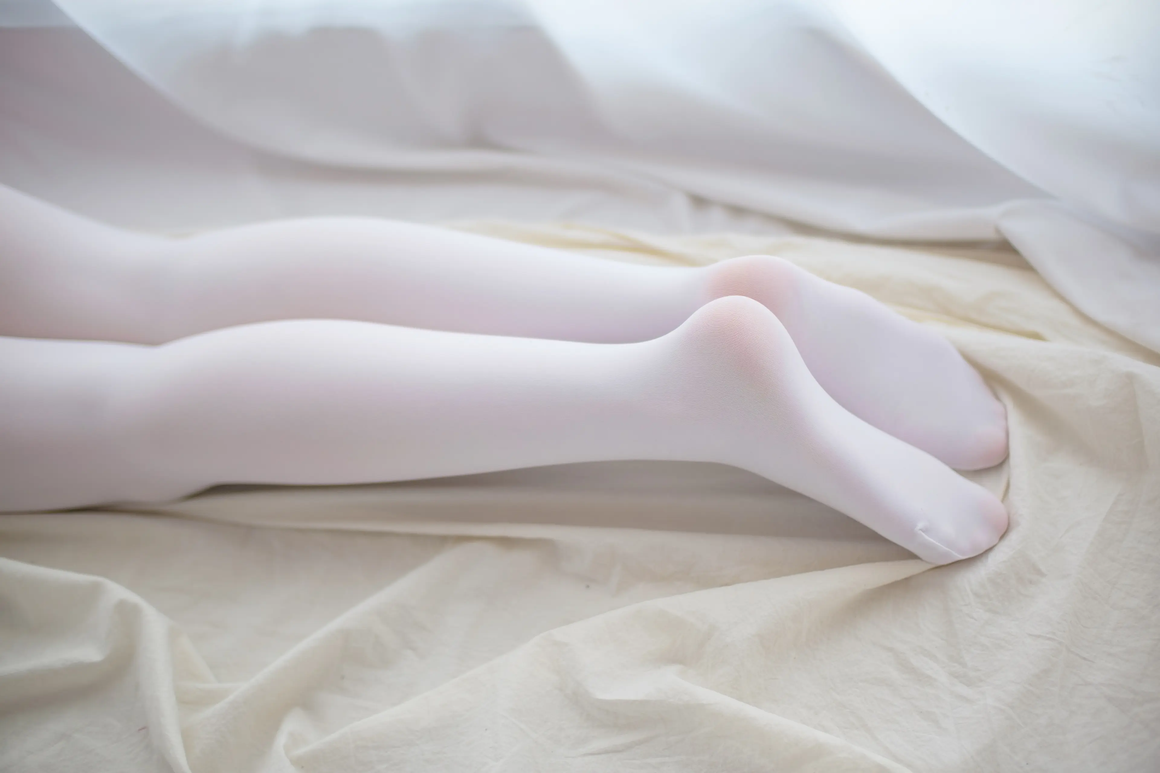 森萝财团 R15 白丝粉红少女 [84P]