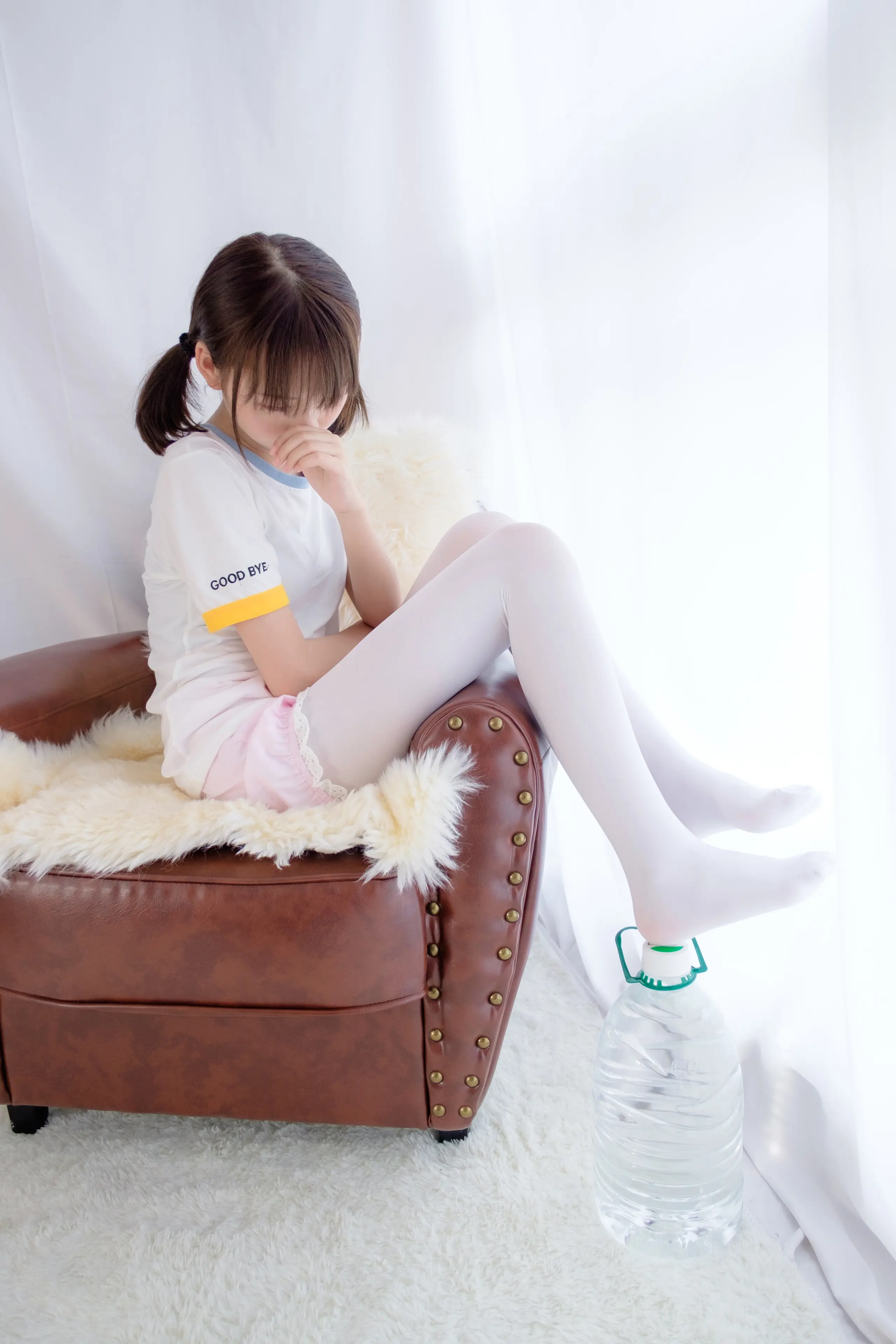 森萝财团 R15 白丝萝莉玩桶装水 [77P]