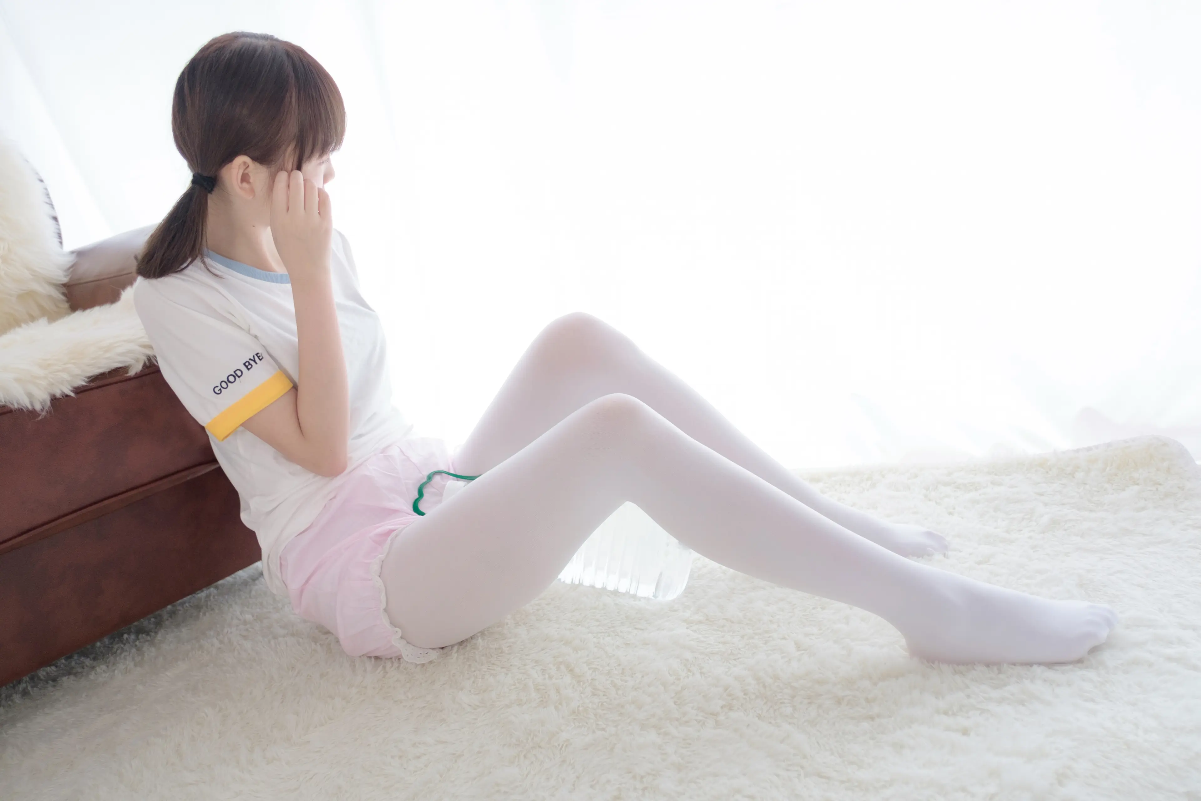 森萝财团 R15 白丝萝莉玩桶装水 [77P]