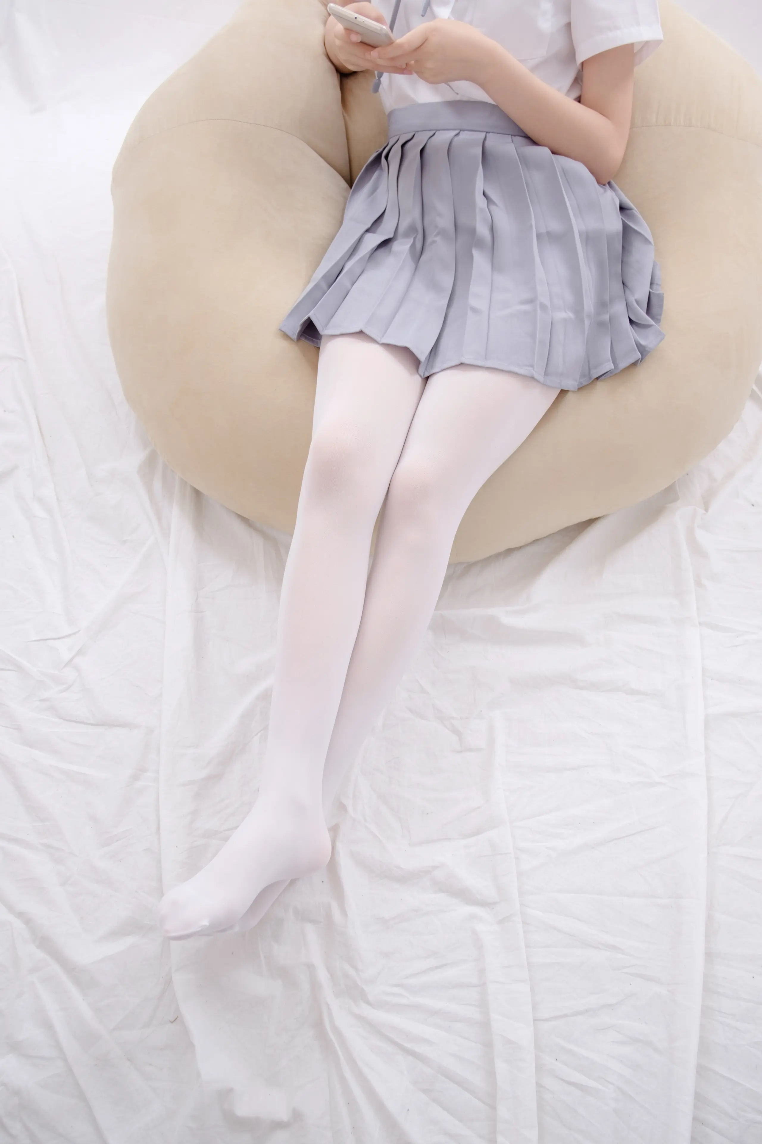 森萝财团 R15 白丝足控 [75P]