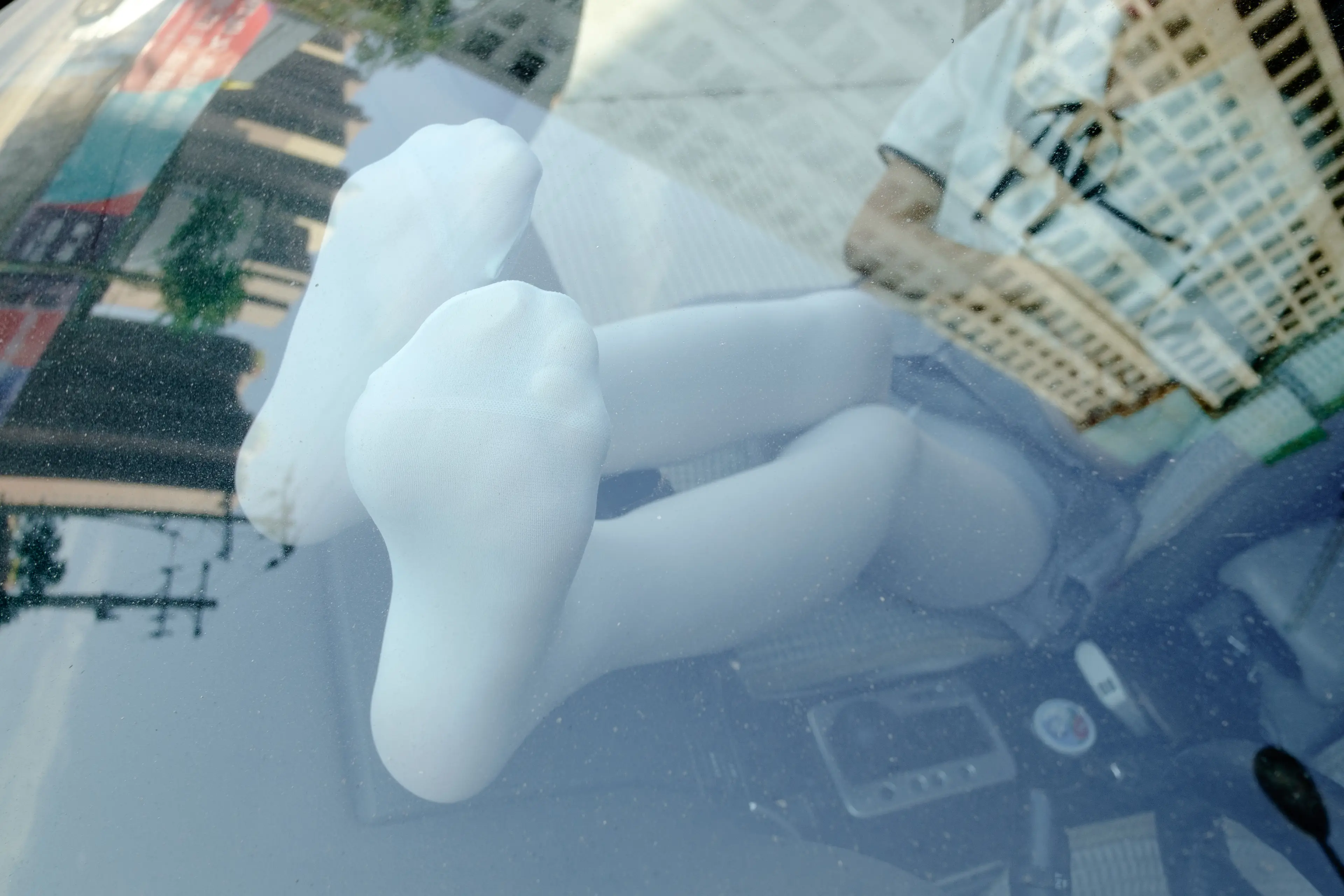 森萝财团 R15 白丝足控腿控 [75P]