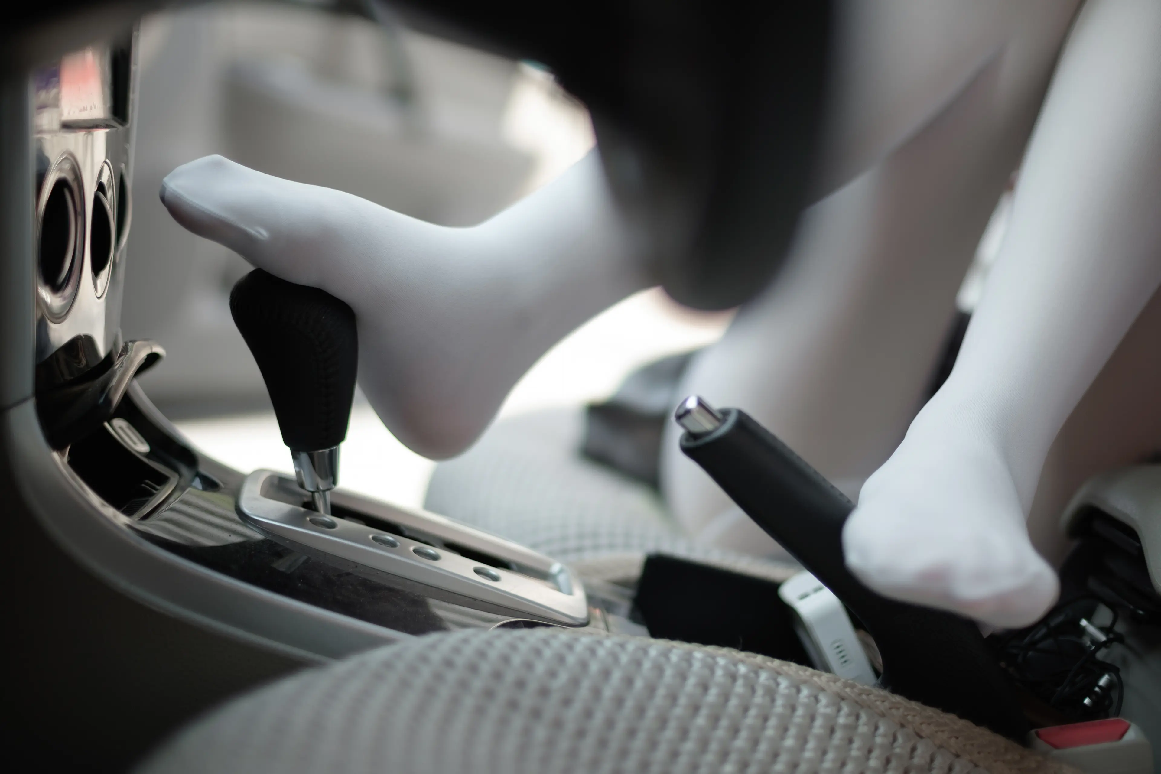 森萝财团 R15 白丝足控腿控 [75P]