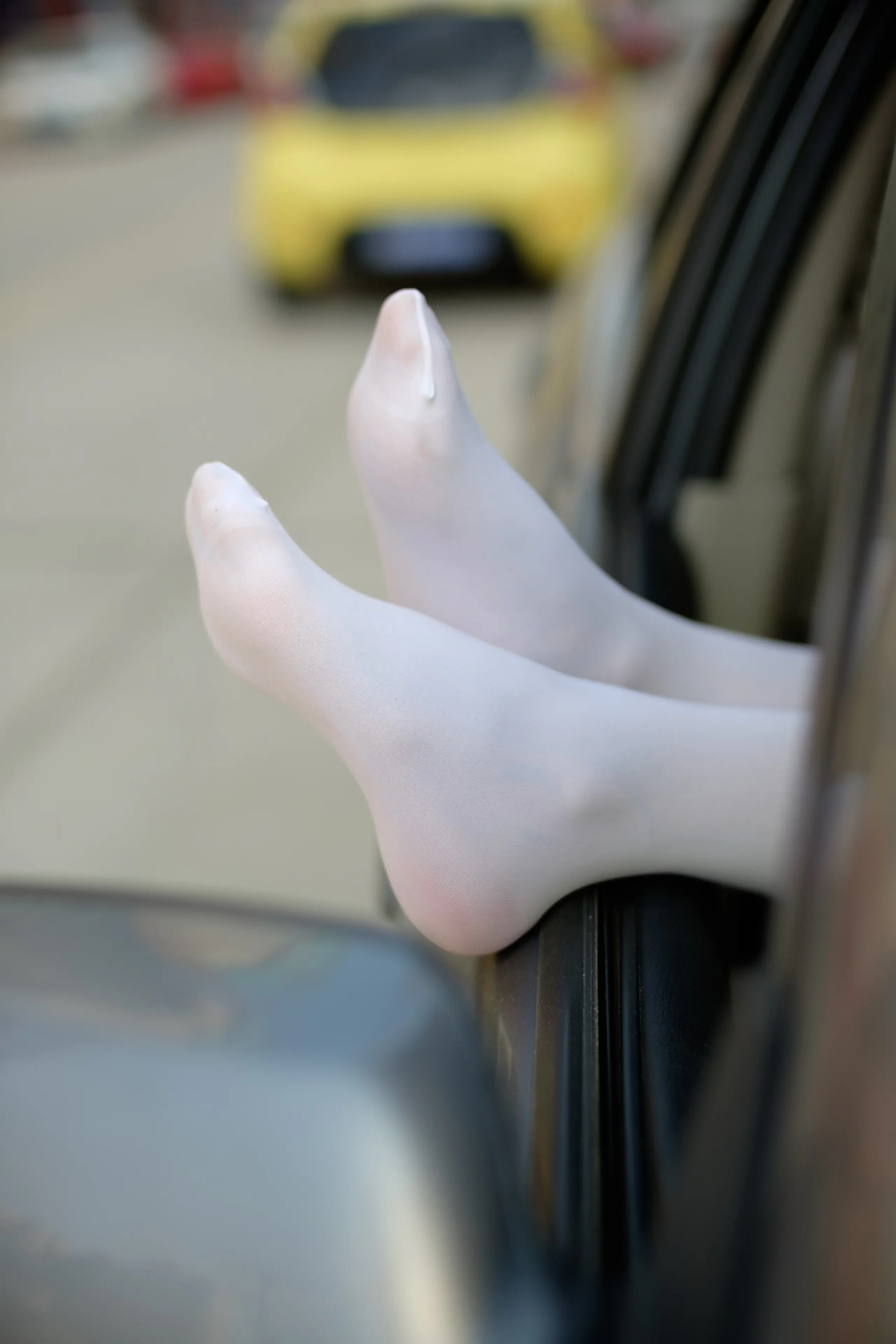 森萝财团 R15 白丝足控腿控 [75P]