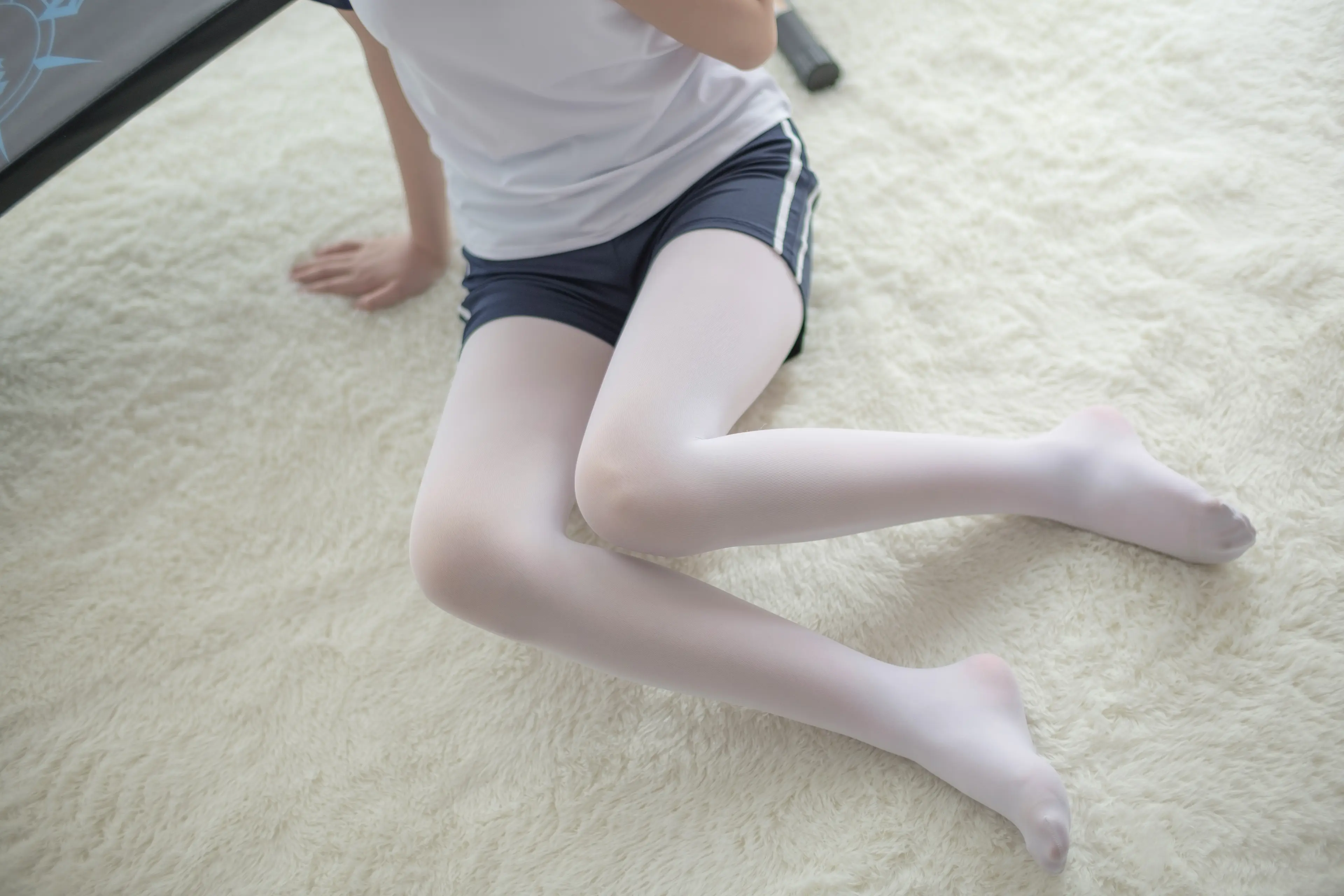 森萝财团 R15 白丝运动少女 [85P]