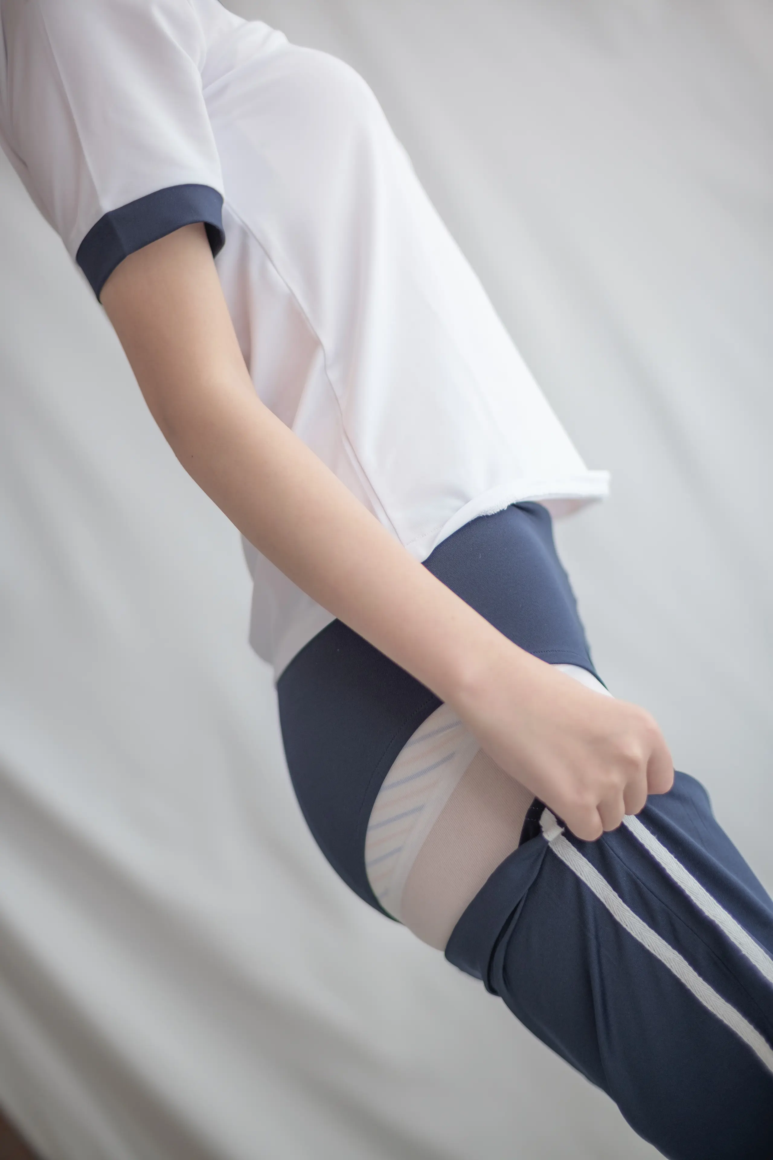 森萝财团 R15 白丝运动少女 [85P]