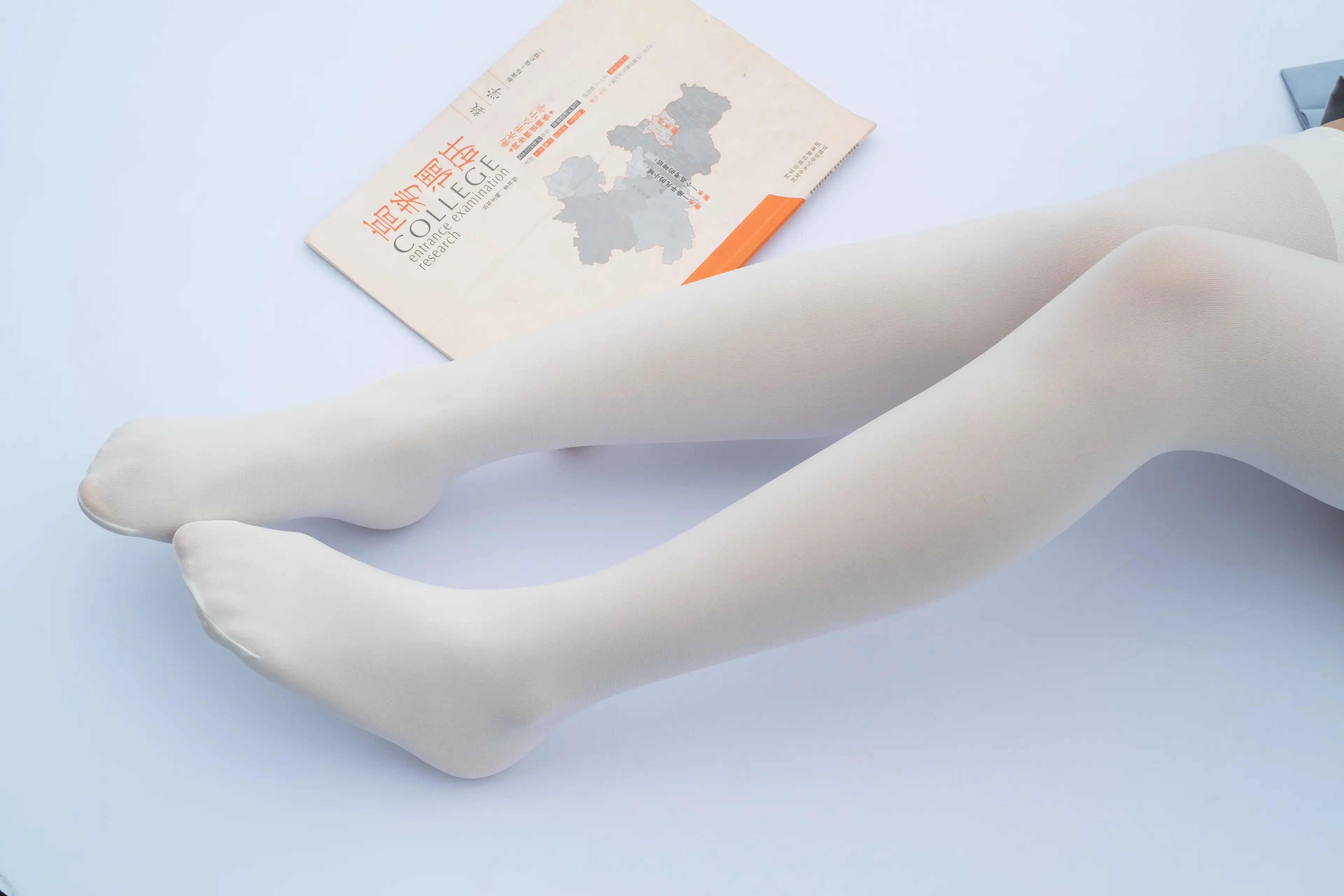 森萝财团 R15 白丝高考学妹 [84P]