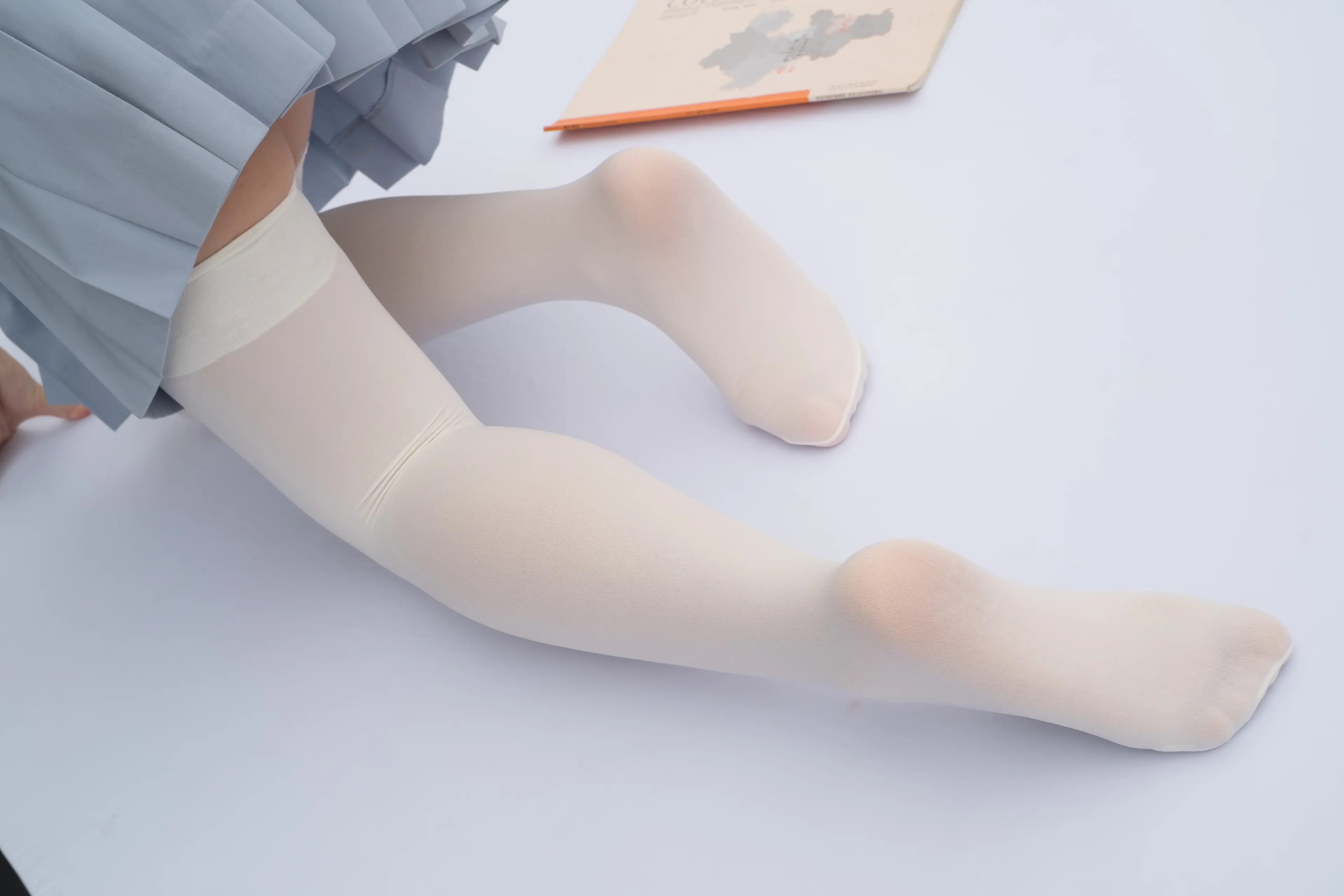 森萝财团 R15 白丝高考学妹 [84P]