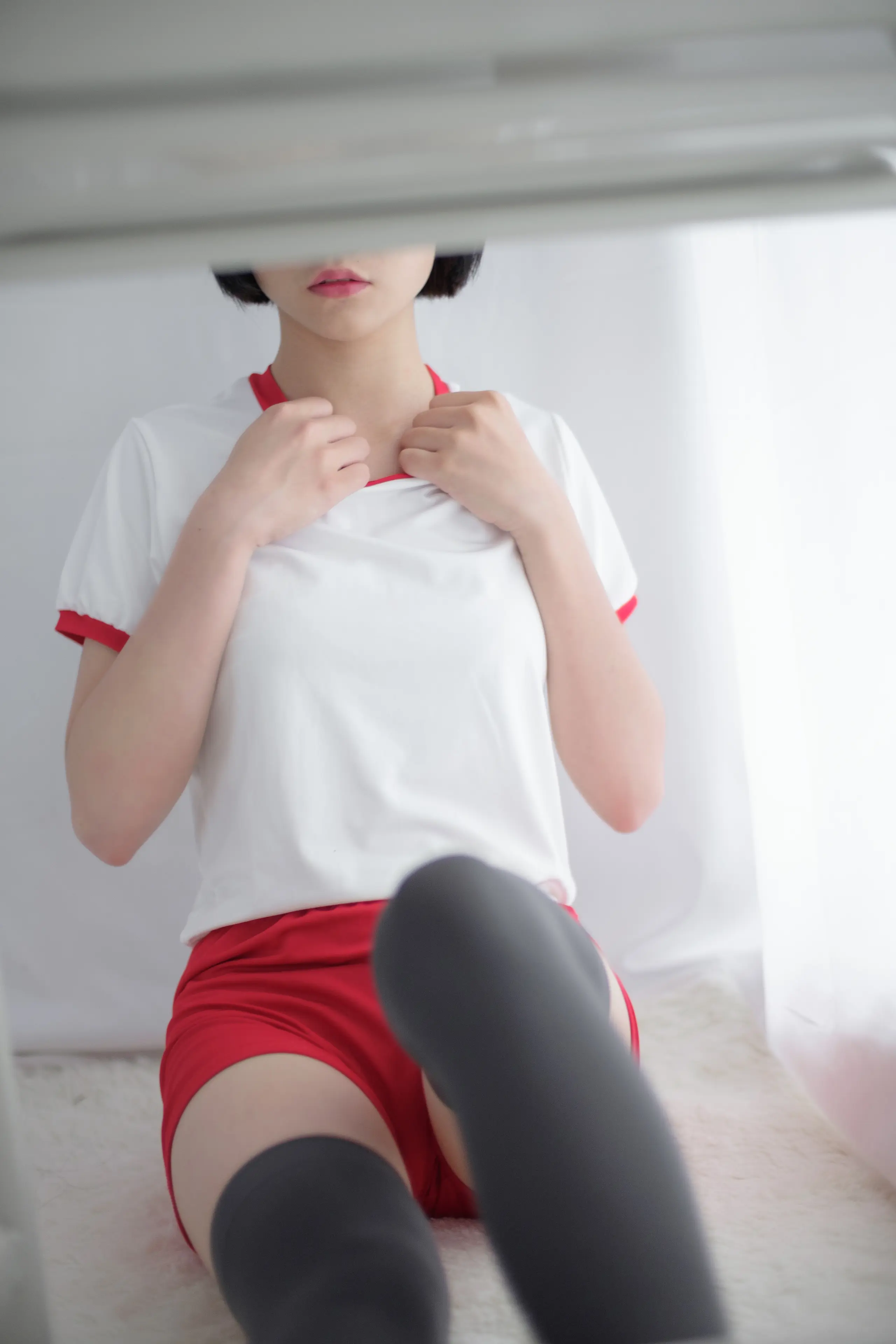 森萝财团 R15 白红黑 [57P]