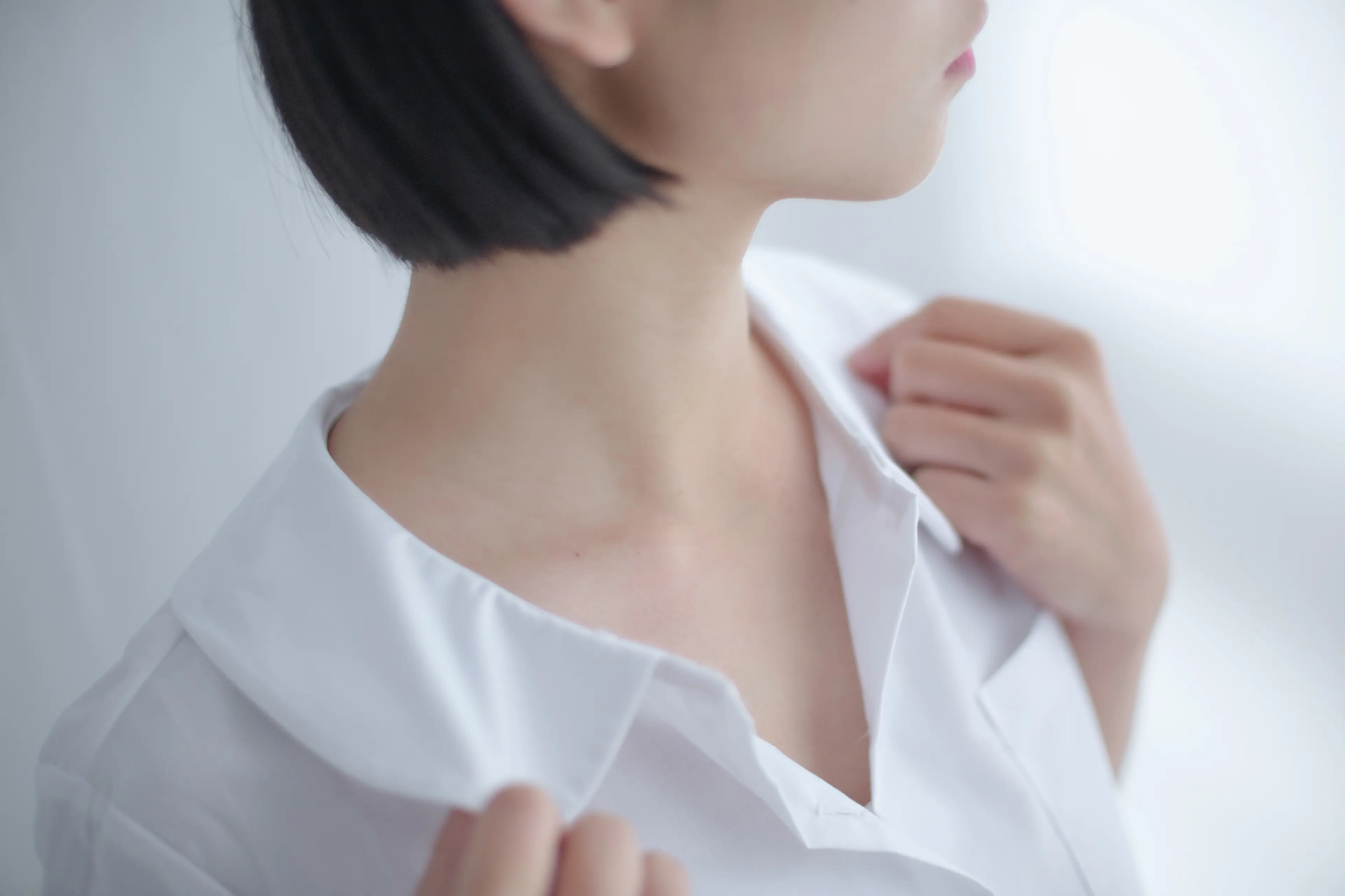 森萝财团 R15 白红黑 [57P]