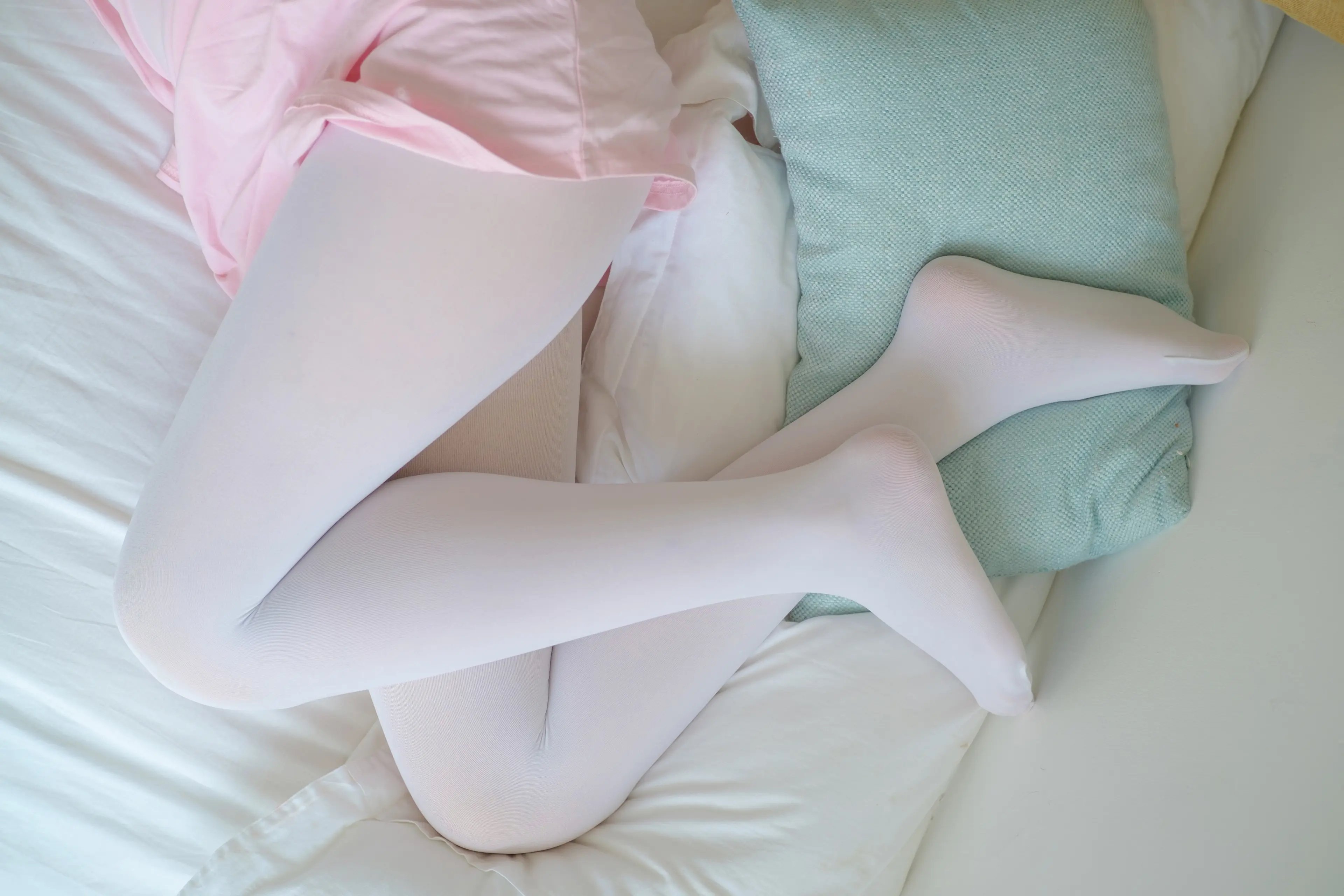 森萝财团 R15 粉红少女白丝美足 [107P]