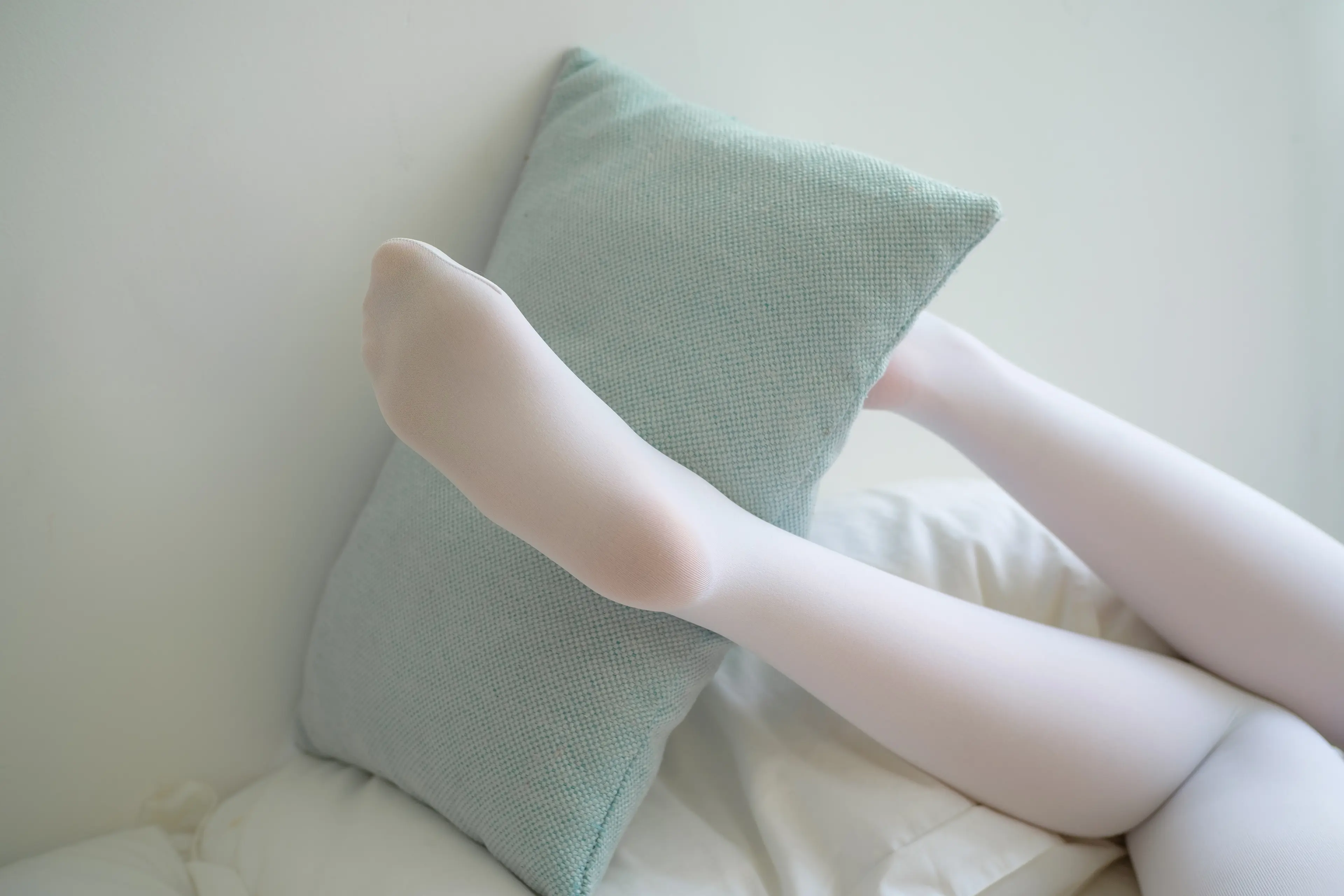 森萝财团 R15 粉红少女白丝美足 [107P]