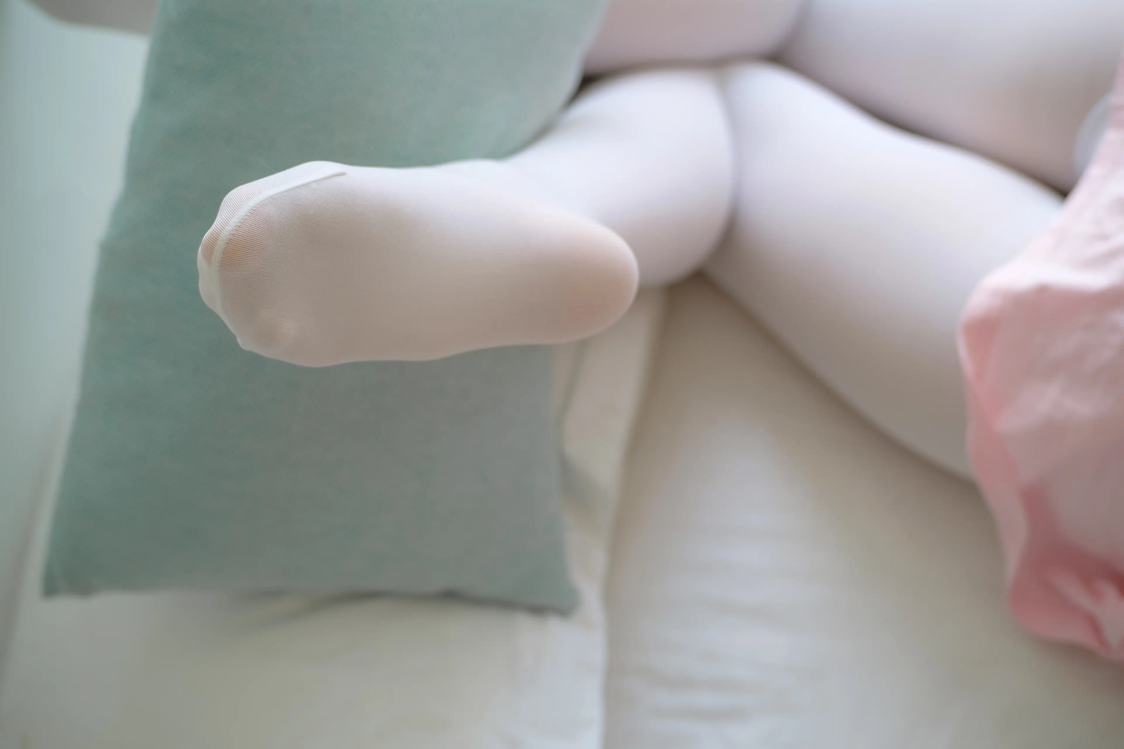 森萝财团 R15 粉红少女白丝美足 [107P]