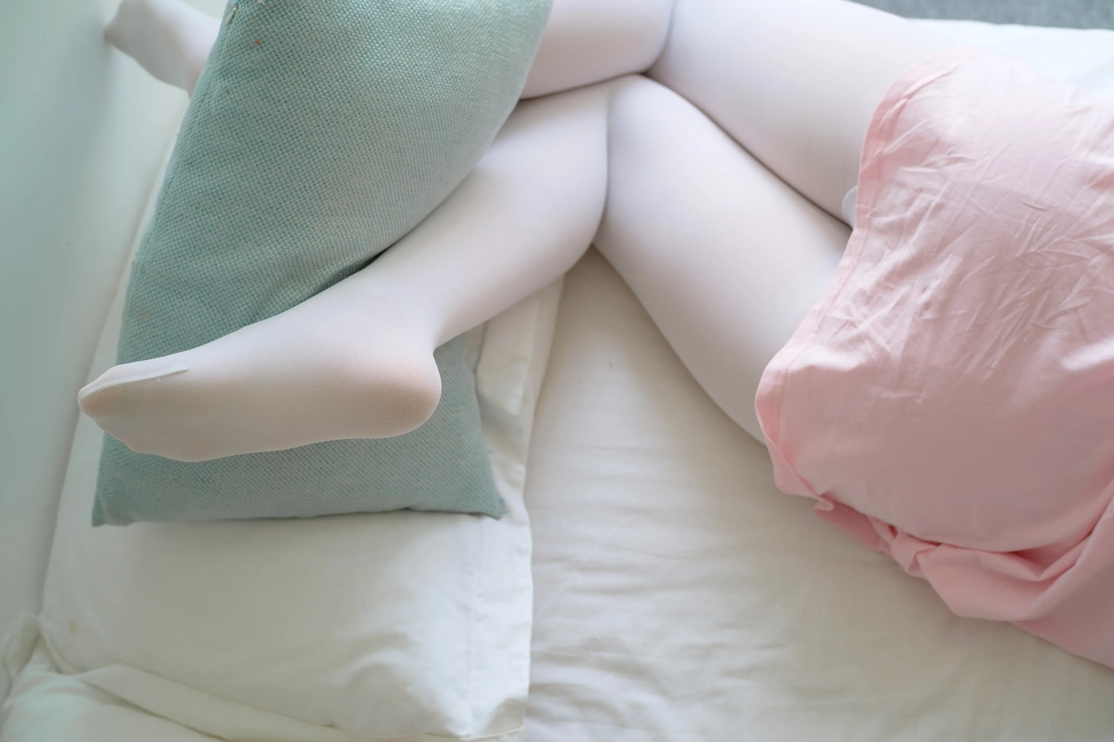 森萝财团 R15 粉红少女白丝美足 [107P]