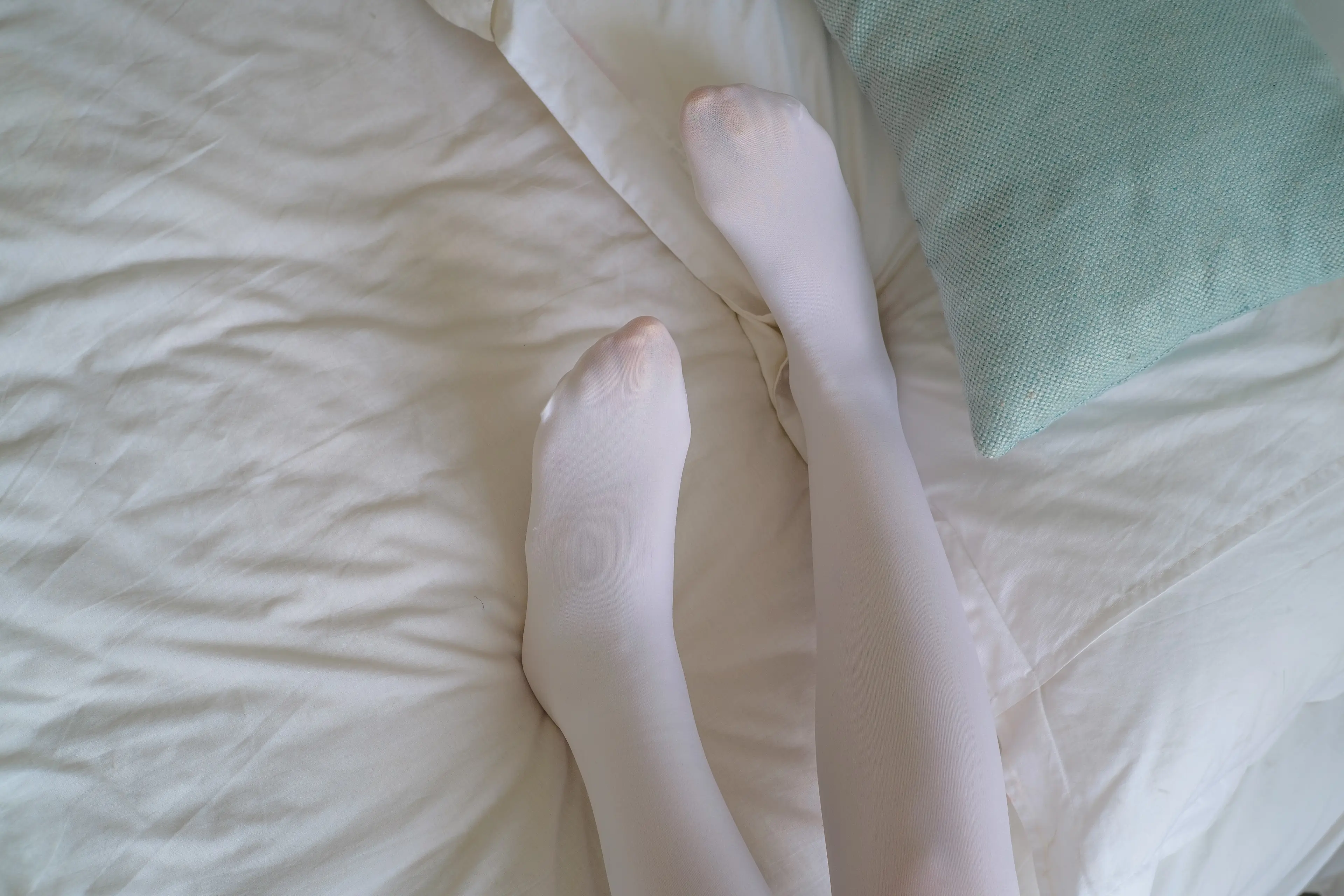 森萝财团 R15 粉红少女白丝美足 [107P]