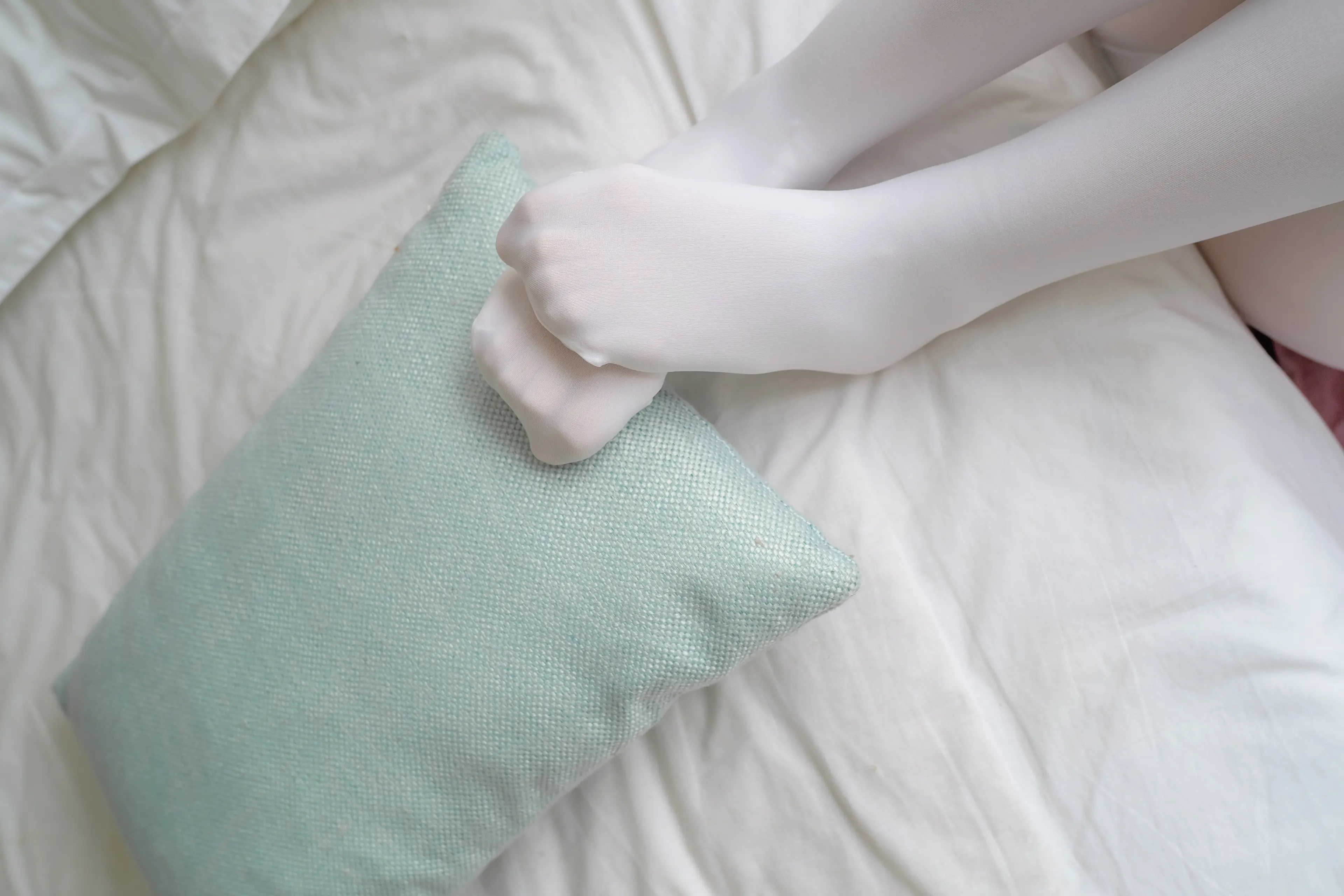 森萝财团 R15 粉红少女白丝美足 [107P]