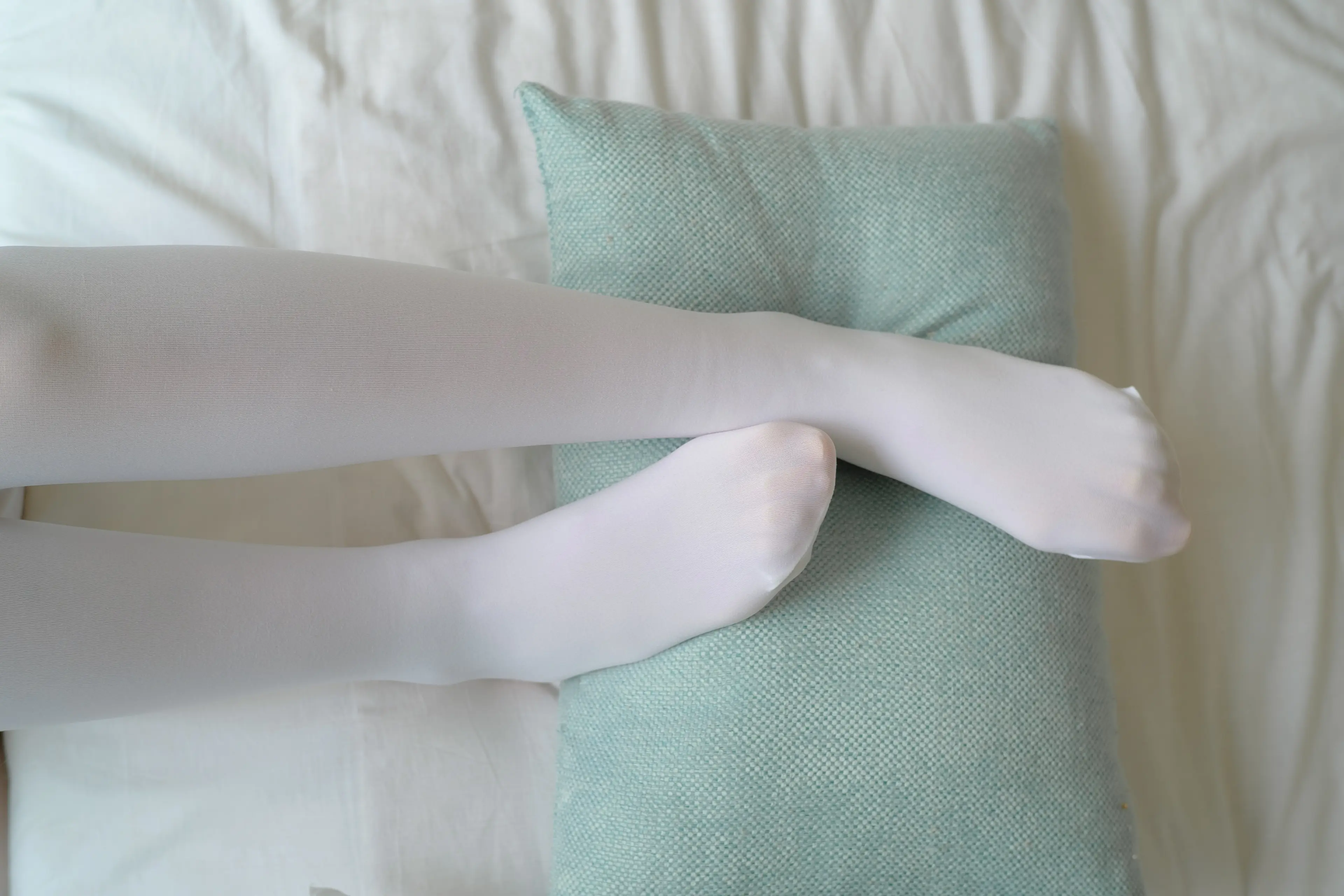 森萝财团 R15 粉红少女白丝美足 [107P]