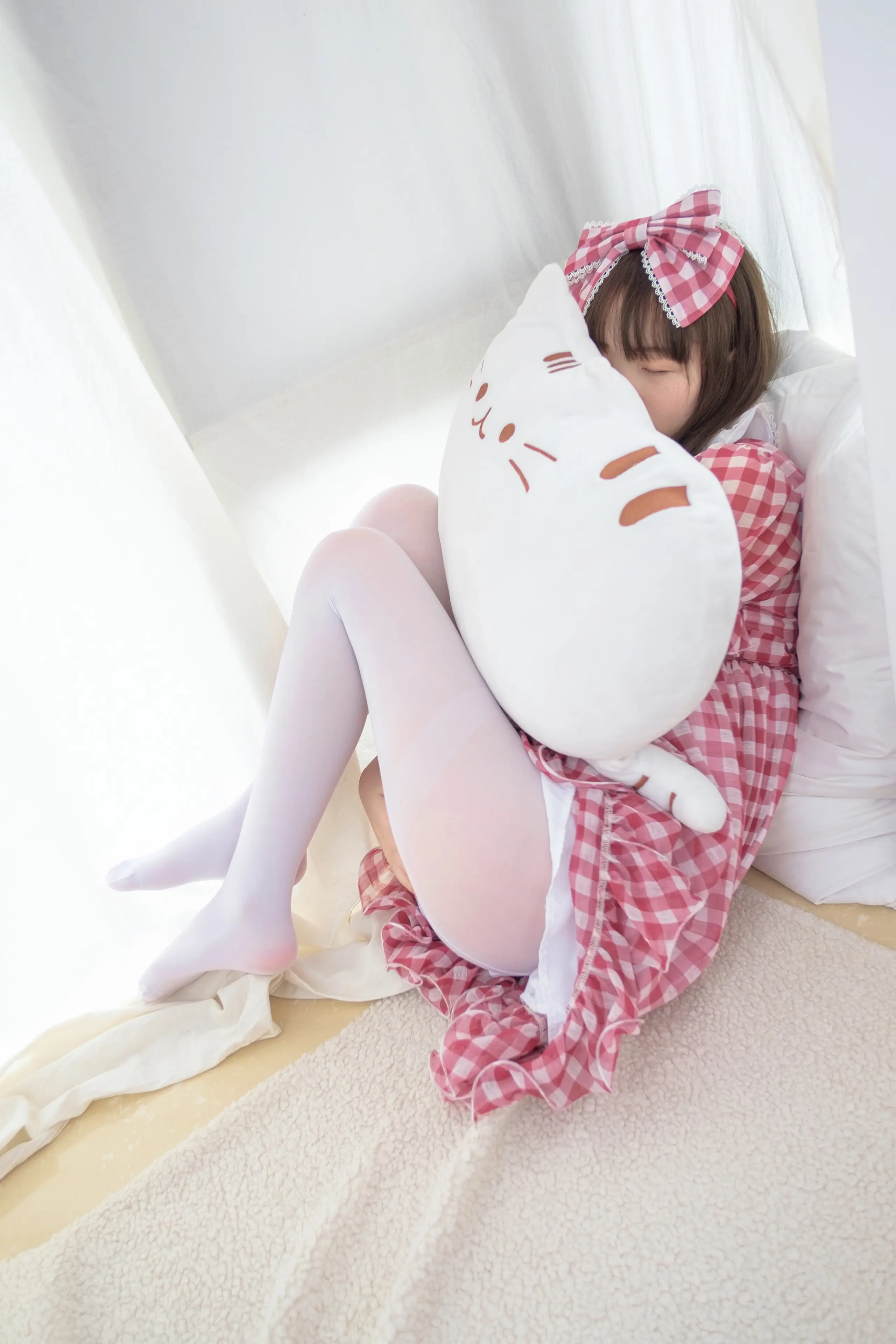 森萝财团 R15 红色格子裙白丝MM [67P]