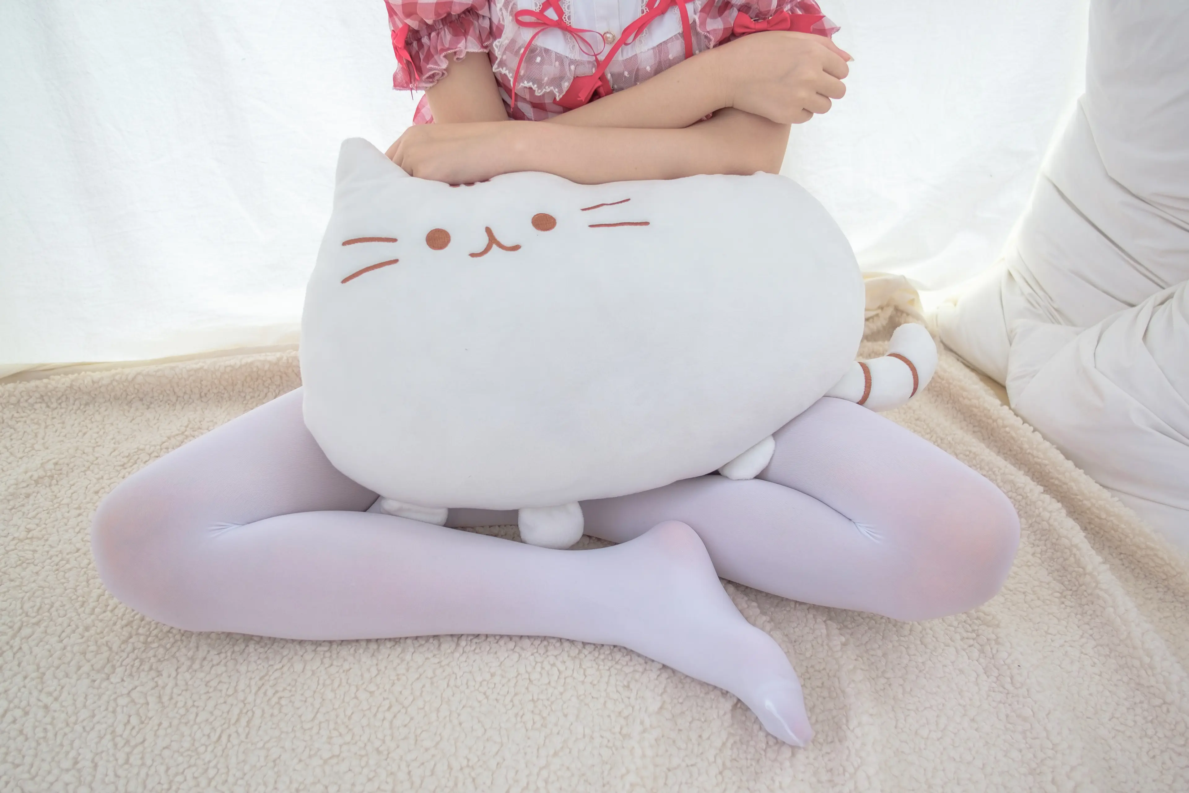 森萝财团 R15 红色格子裙白丝MM [67P]