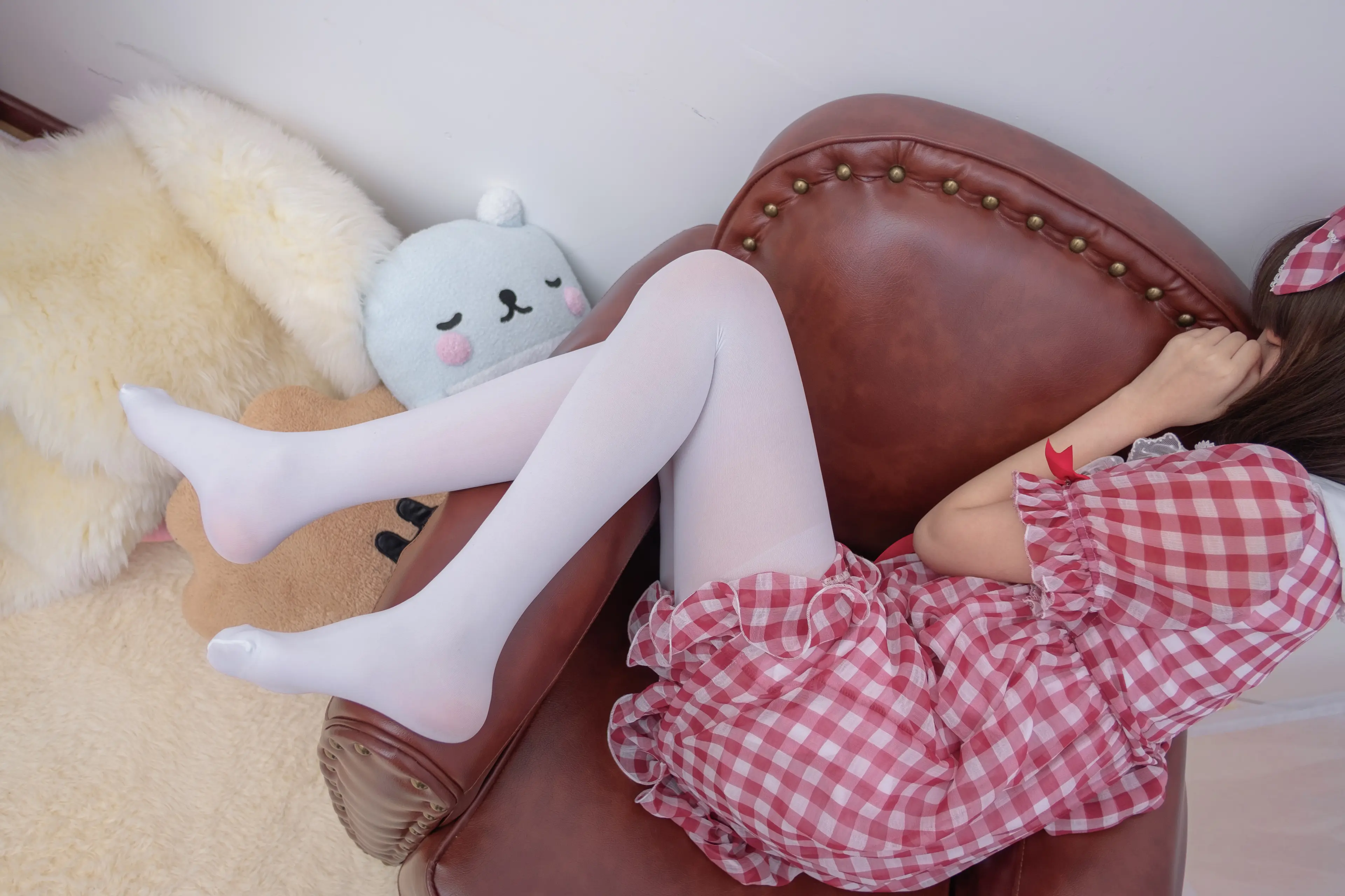 森萝财团 R15 红色格子裙白丝MM [67P]